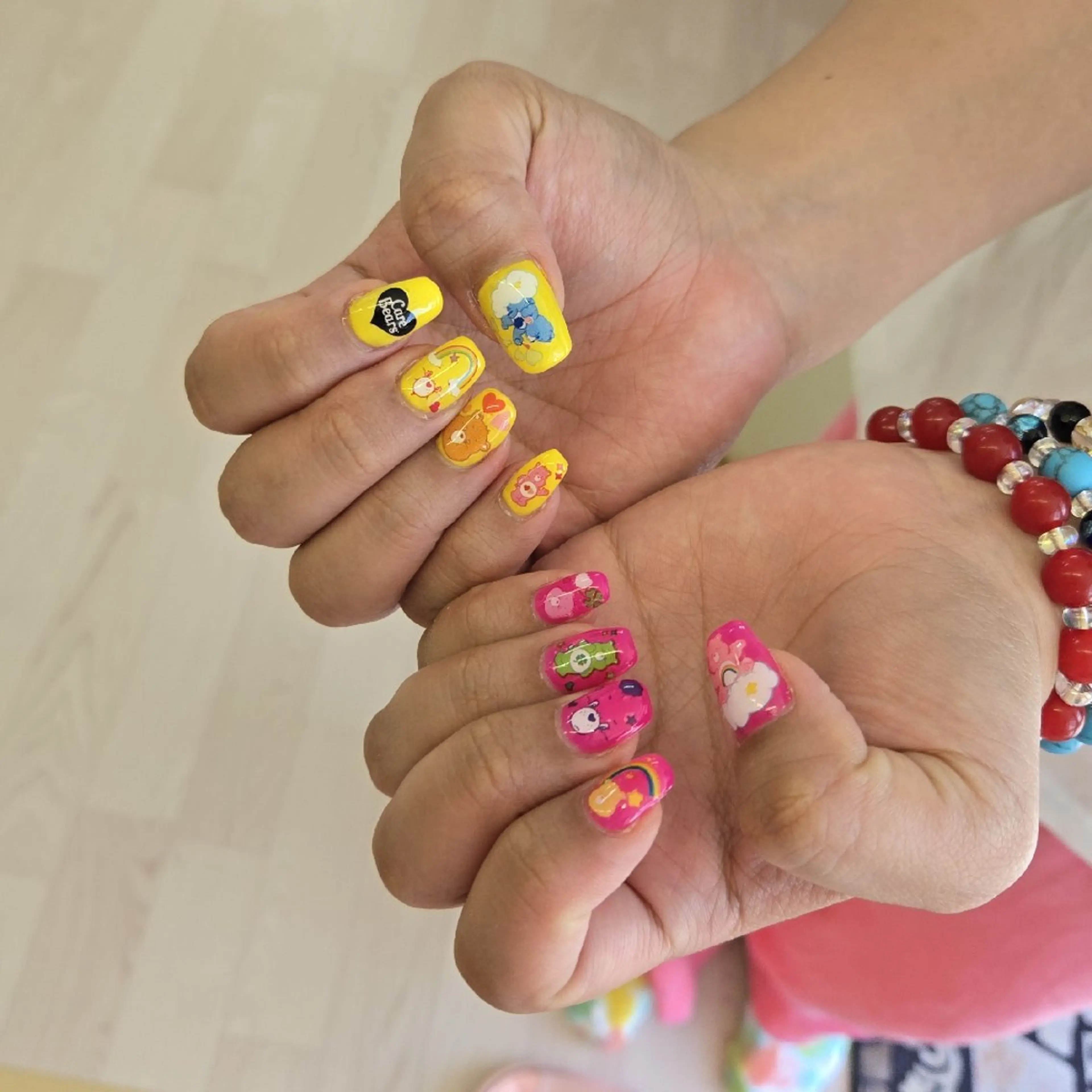 ネイル 持ち込み ハンドネイル ネイルサロンベルティ .ひとみのネイルデザイン