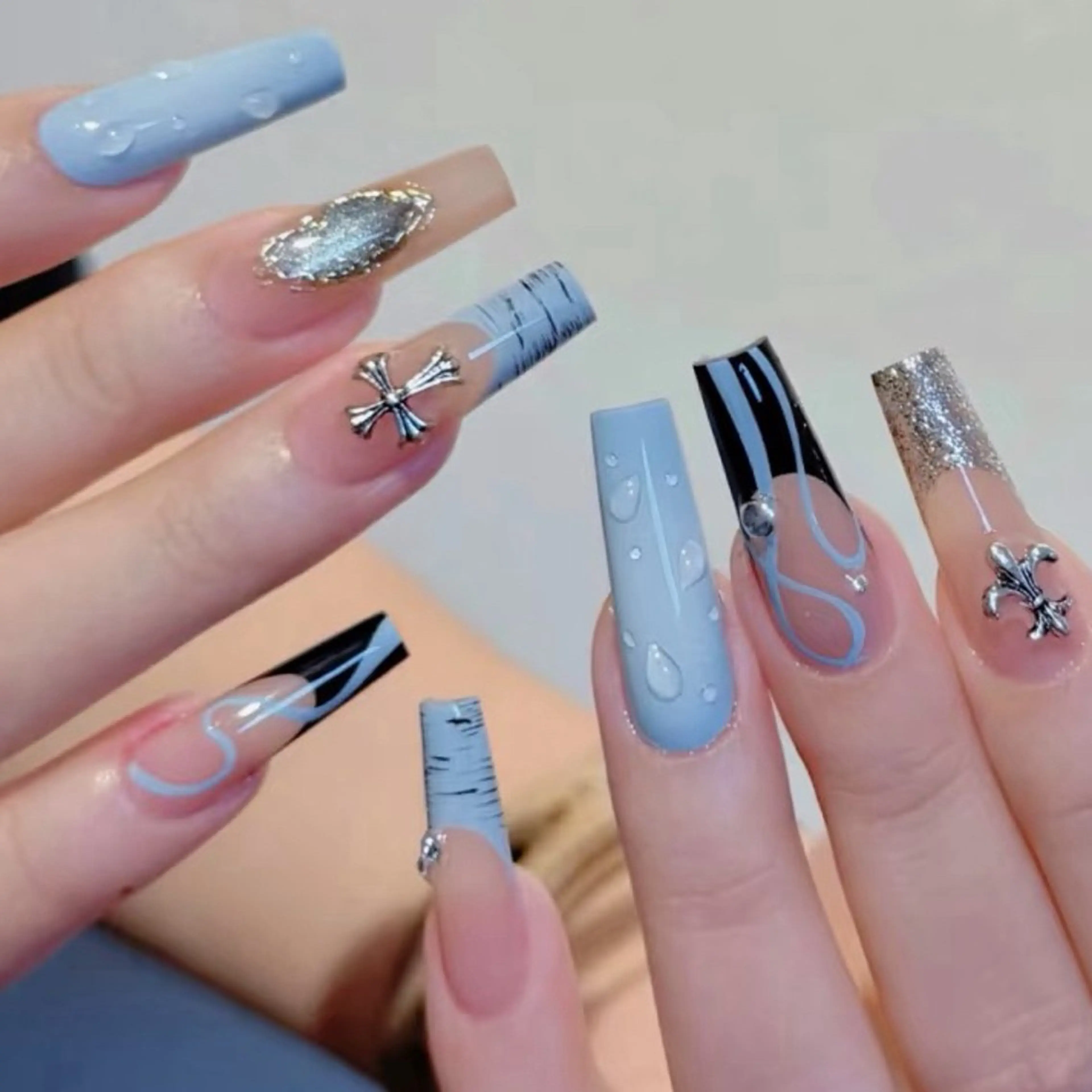 ネイル Mika Nails 心斎橋のネイルデザイン