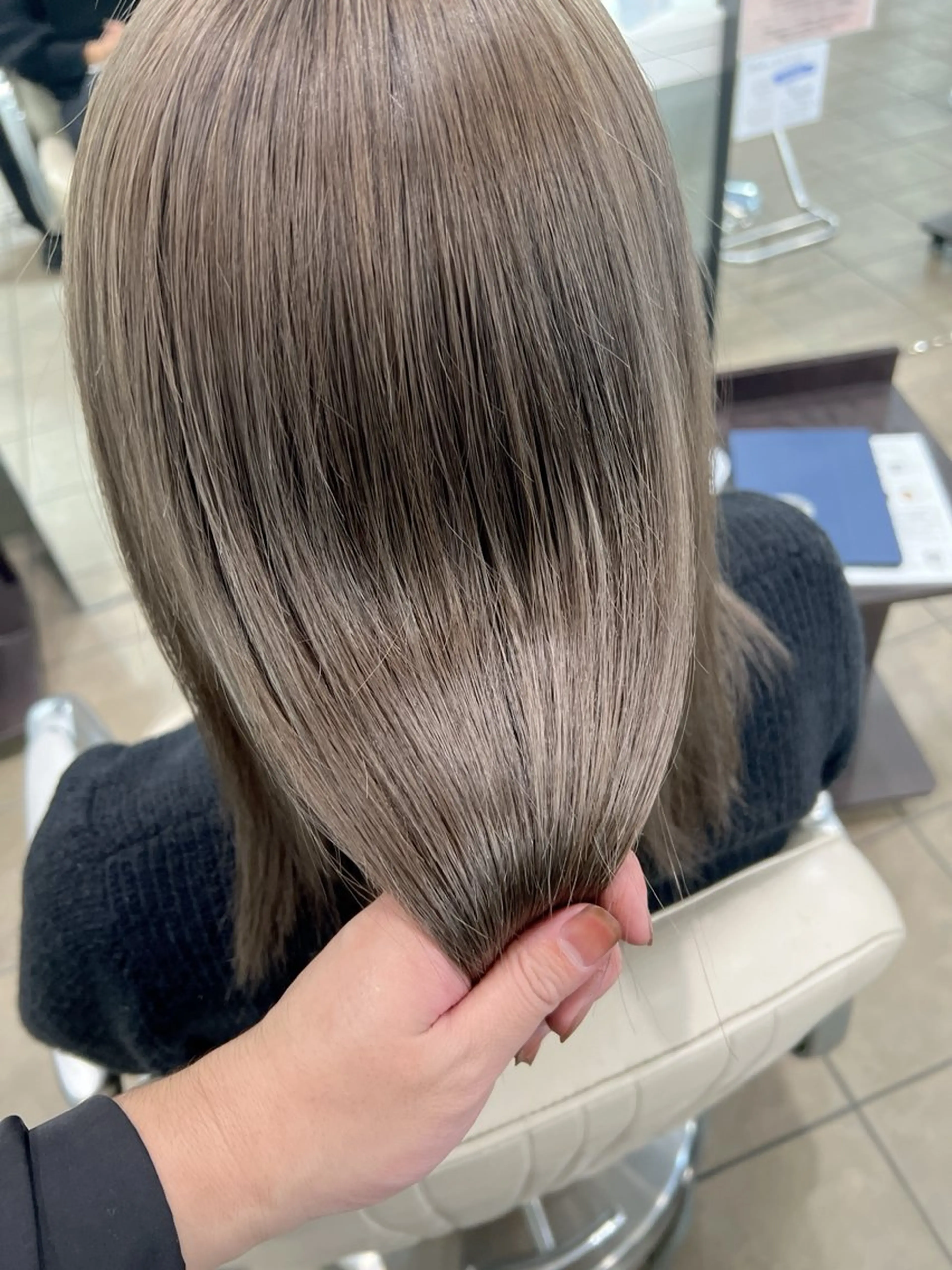 ミディアム カラー グレージュ 髪質改善 メンズ レイヤー ウルフ 弓木啓輔のヘアスタイル