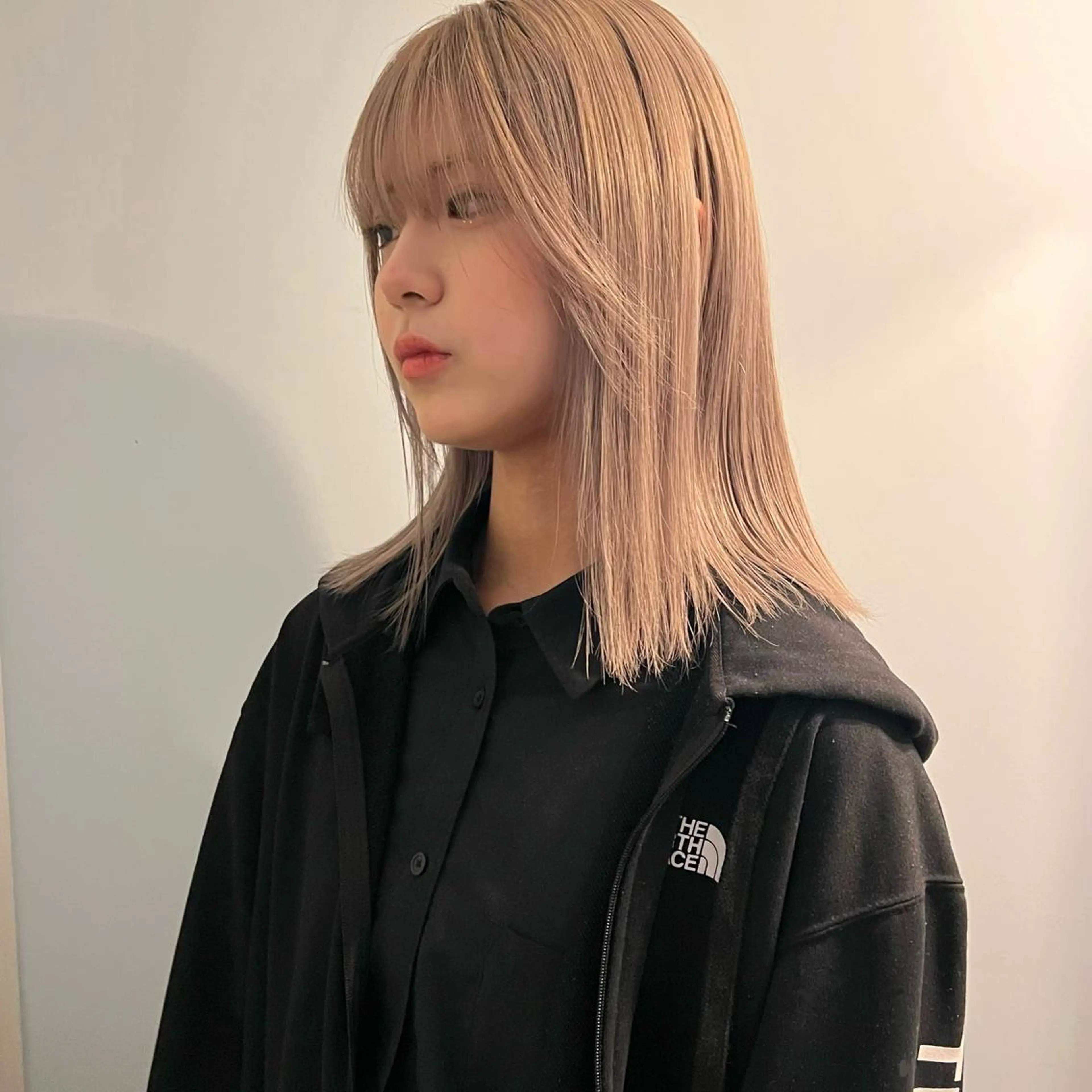 ミディアム カラー 舟橋耀/ブリーチカラ ー/レイヤーカットのヘアスタイル