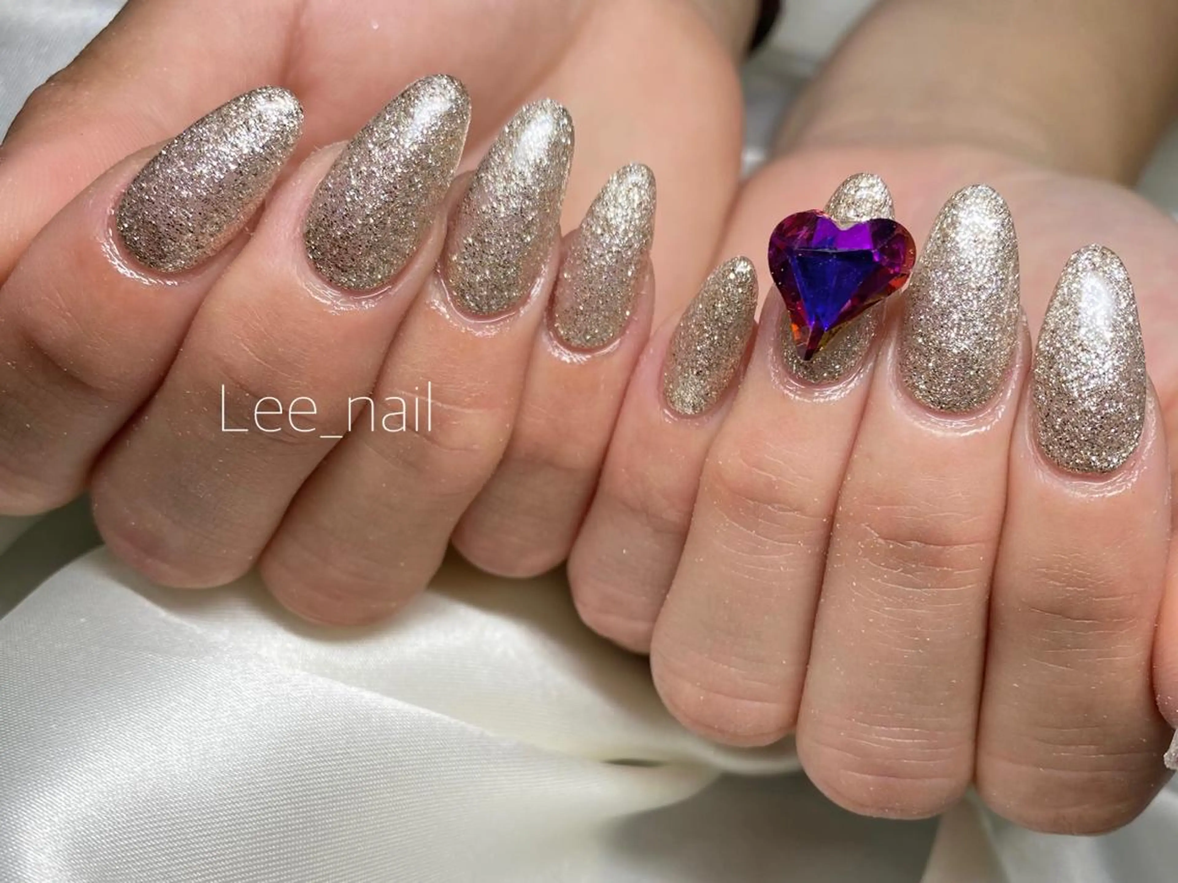 ネイル 長さ出し ラメ(グリッター) ワンカラーネイル Lee_ nailのネイルデザイン