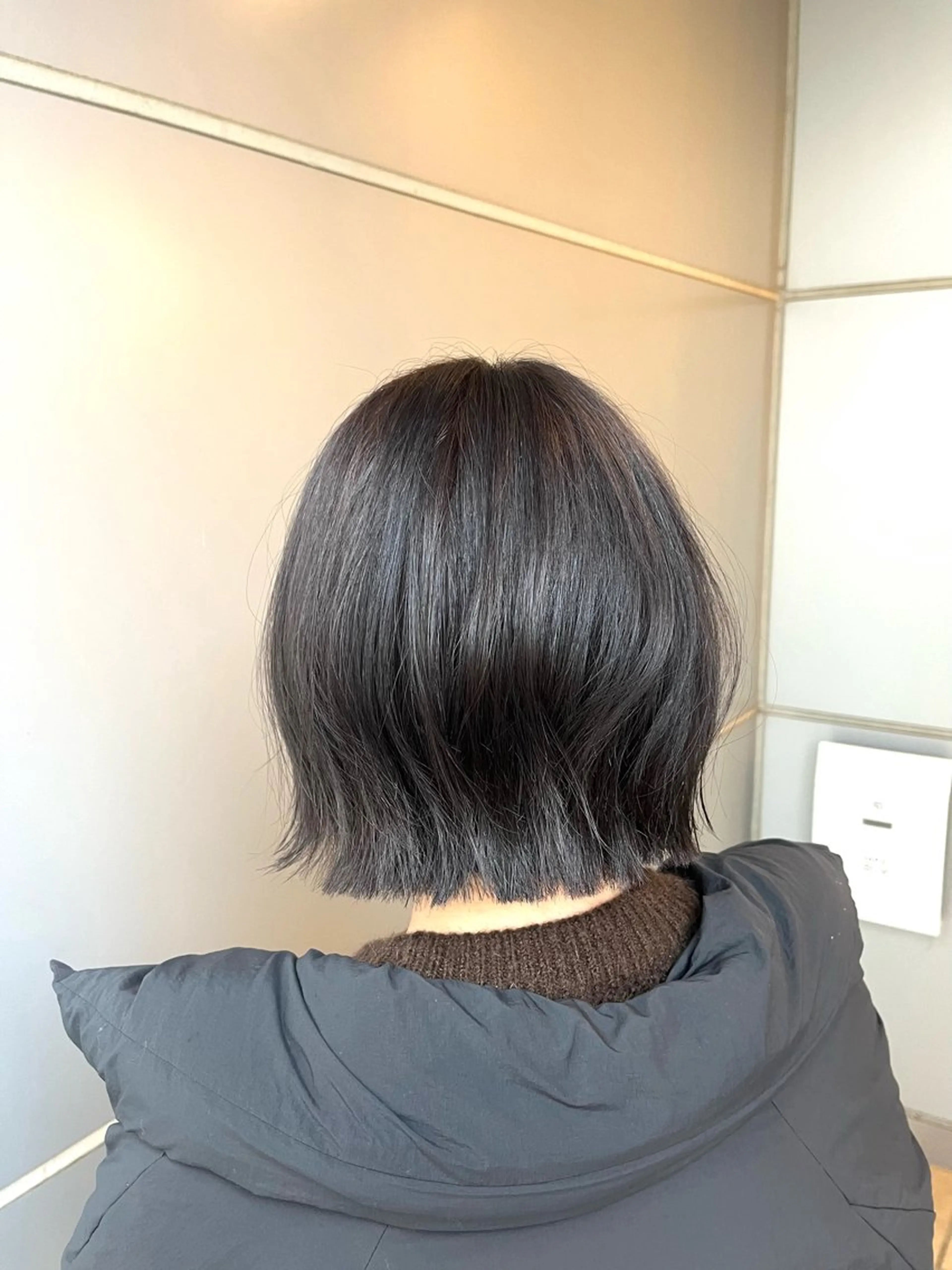 ミディアム カラー グレージュ ヘアカラー トリートメント 岩井 駿のヘアスタイル