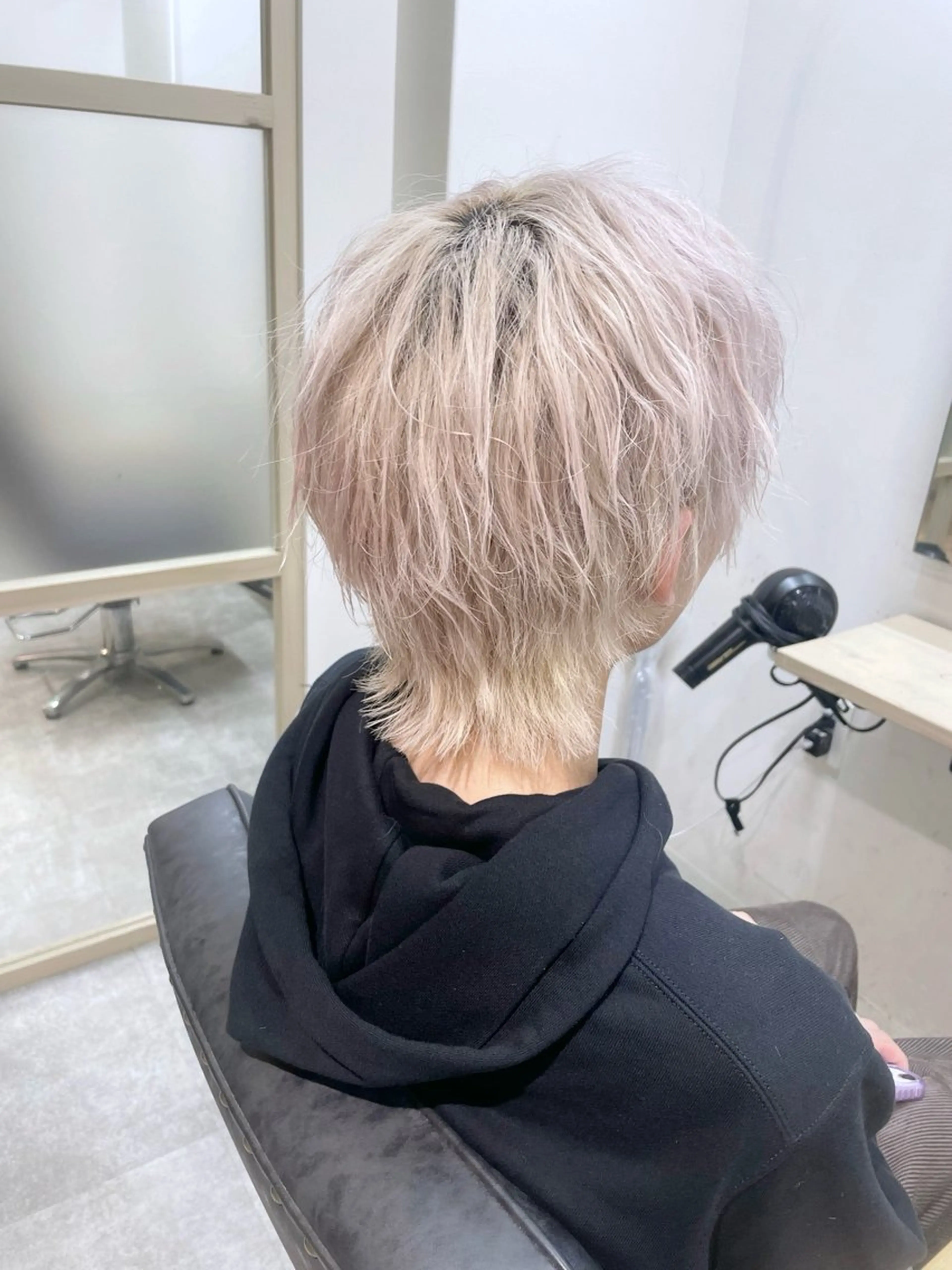ミディアム メンズ メンズウルフカット くびれヘア ウルフカット ☁️ケアブリーチ￤ ウルフ￤Shioriのヘアスタイル