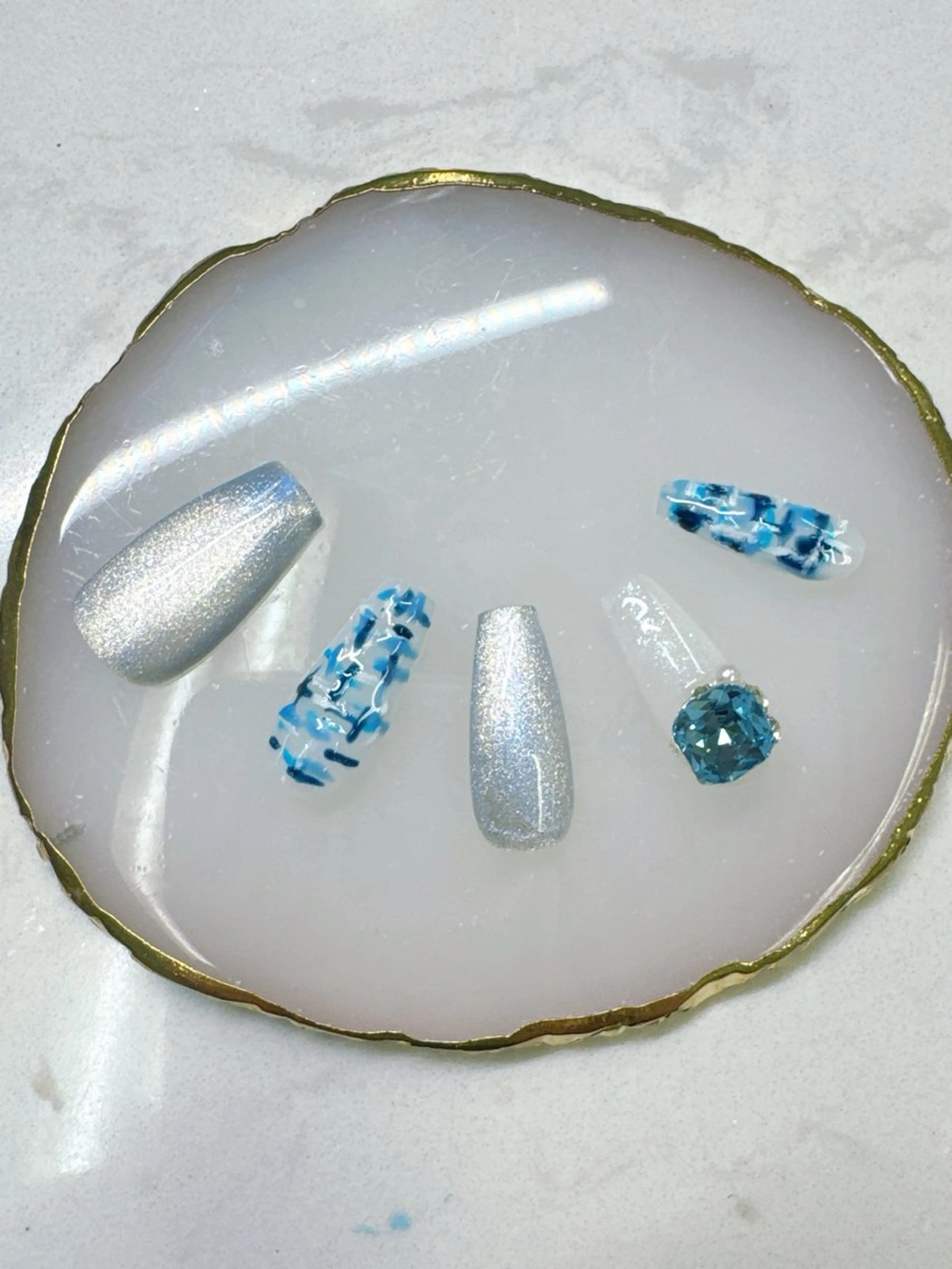 ネイル アートネイル フレンチネイル ガラスフレンチ Queeens nailのネイルデザイン