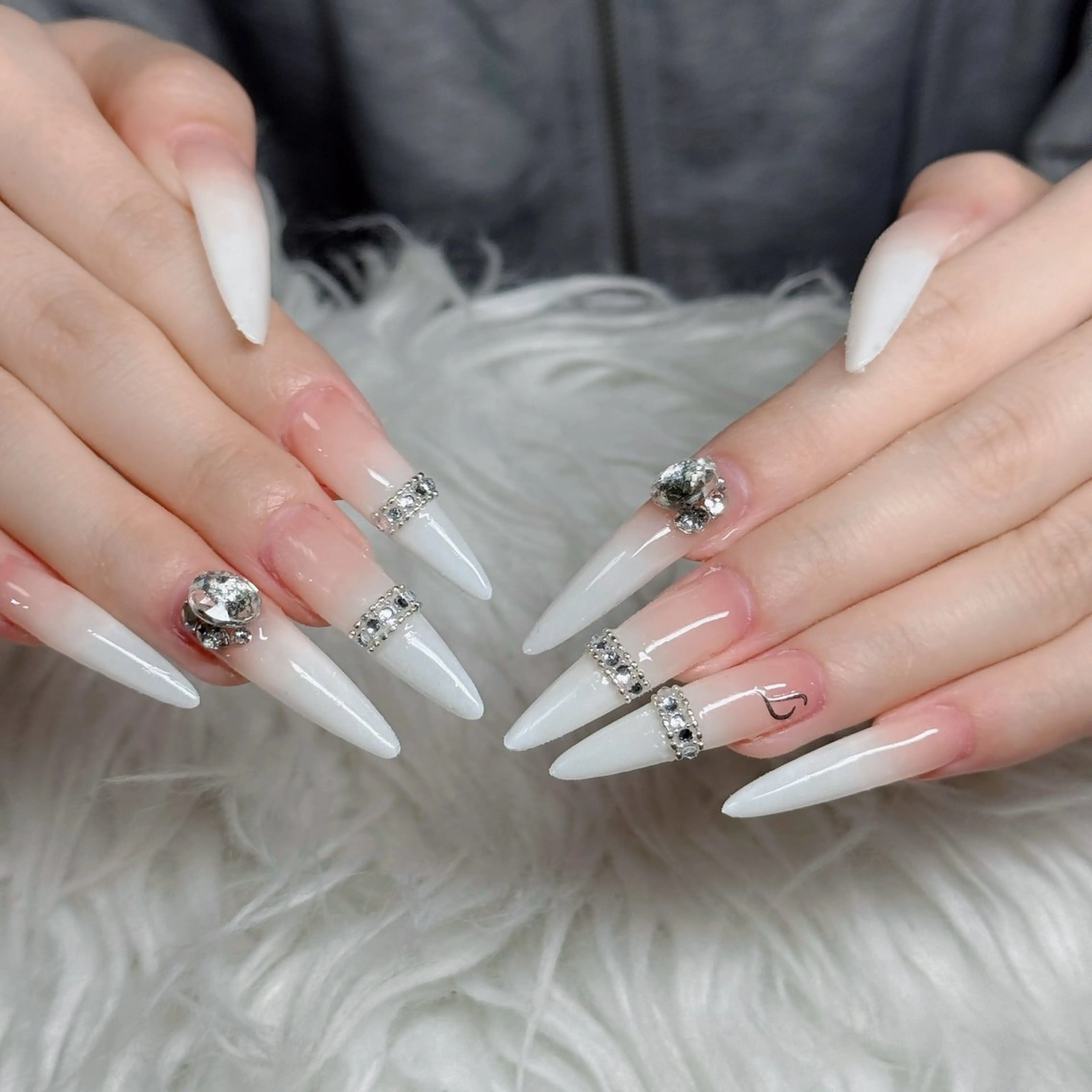 ネイル フットネイル フレンチネイル グラデーション 韓国ネイル ロングネイル ハンドネイル Hani Nail Salonのネイルデザイン