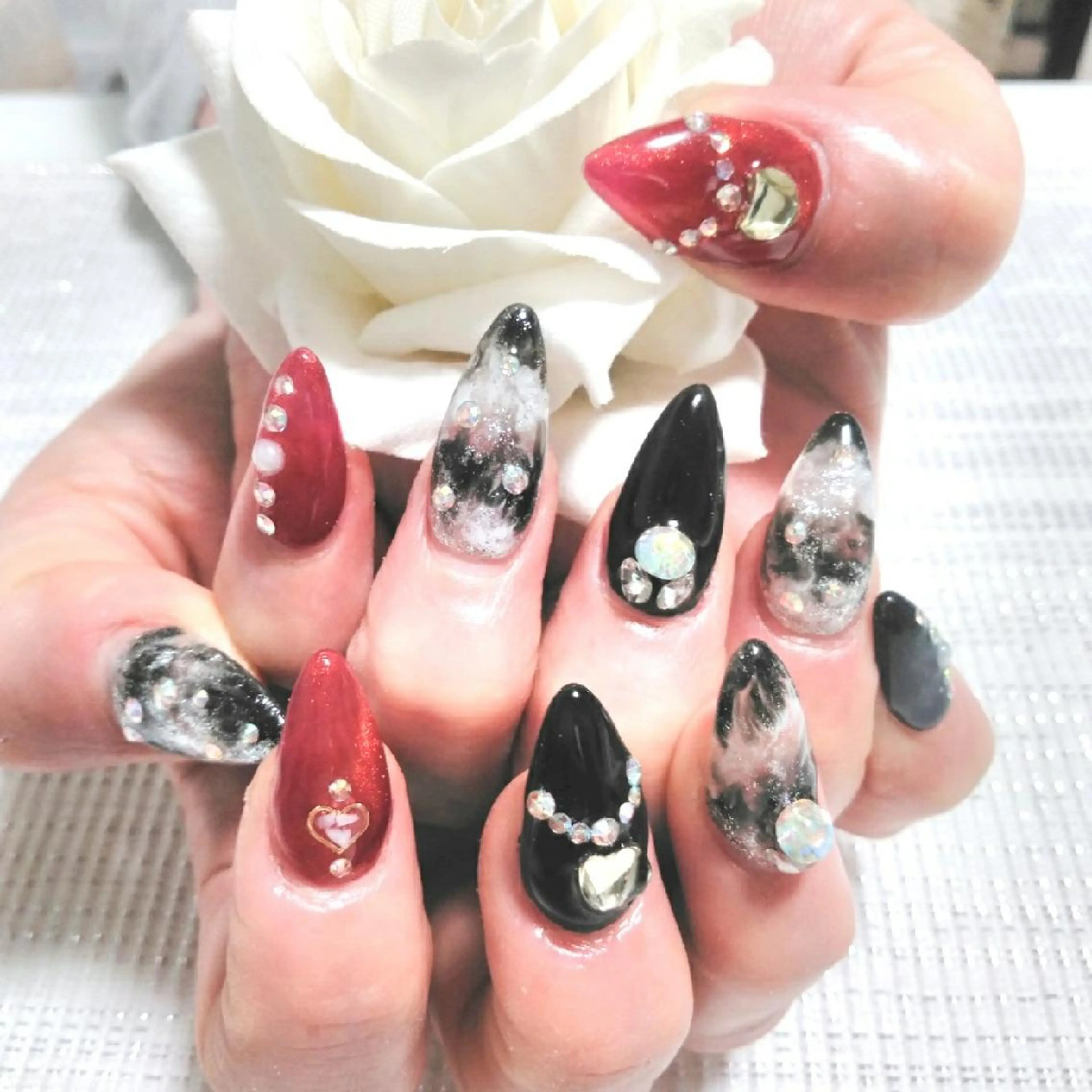 ネイル ハンドネイル エステとネイル ローズコンフォートのネイルデザイン