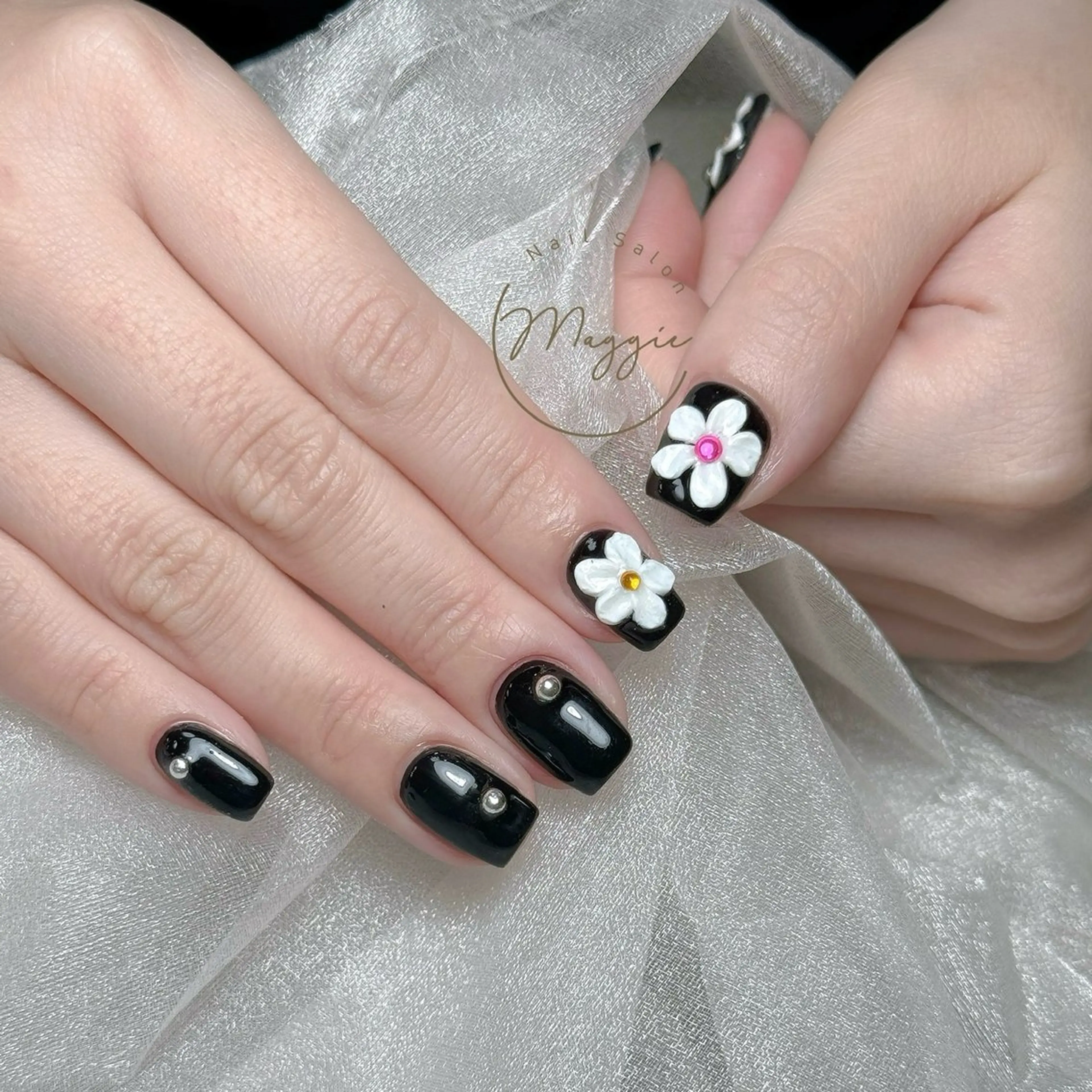 ネイル Maggie Nail🦩のネイルデザイン