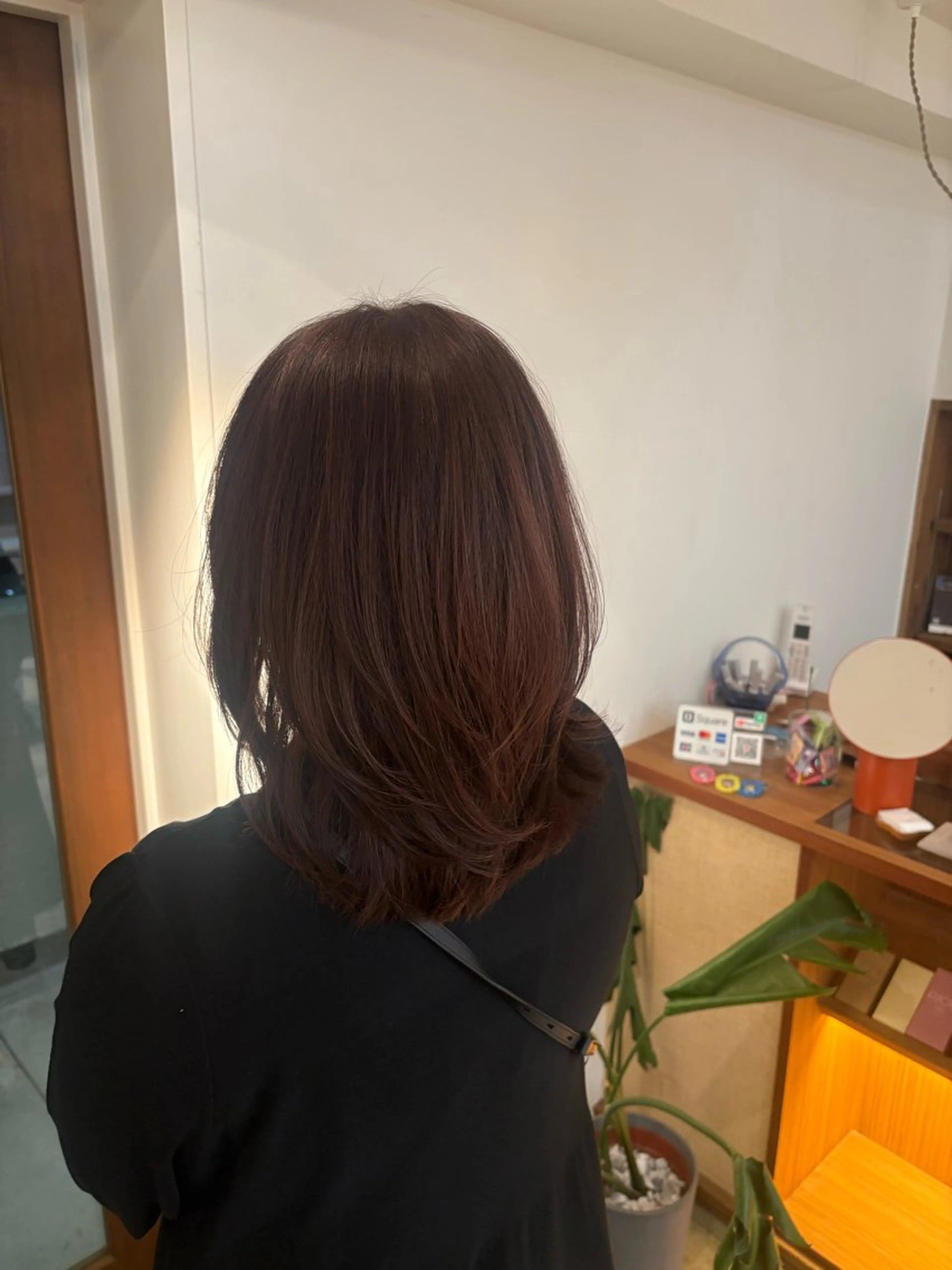 ミディアム レイヤーカット 村井 美桜のヘアスタイル