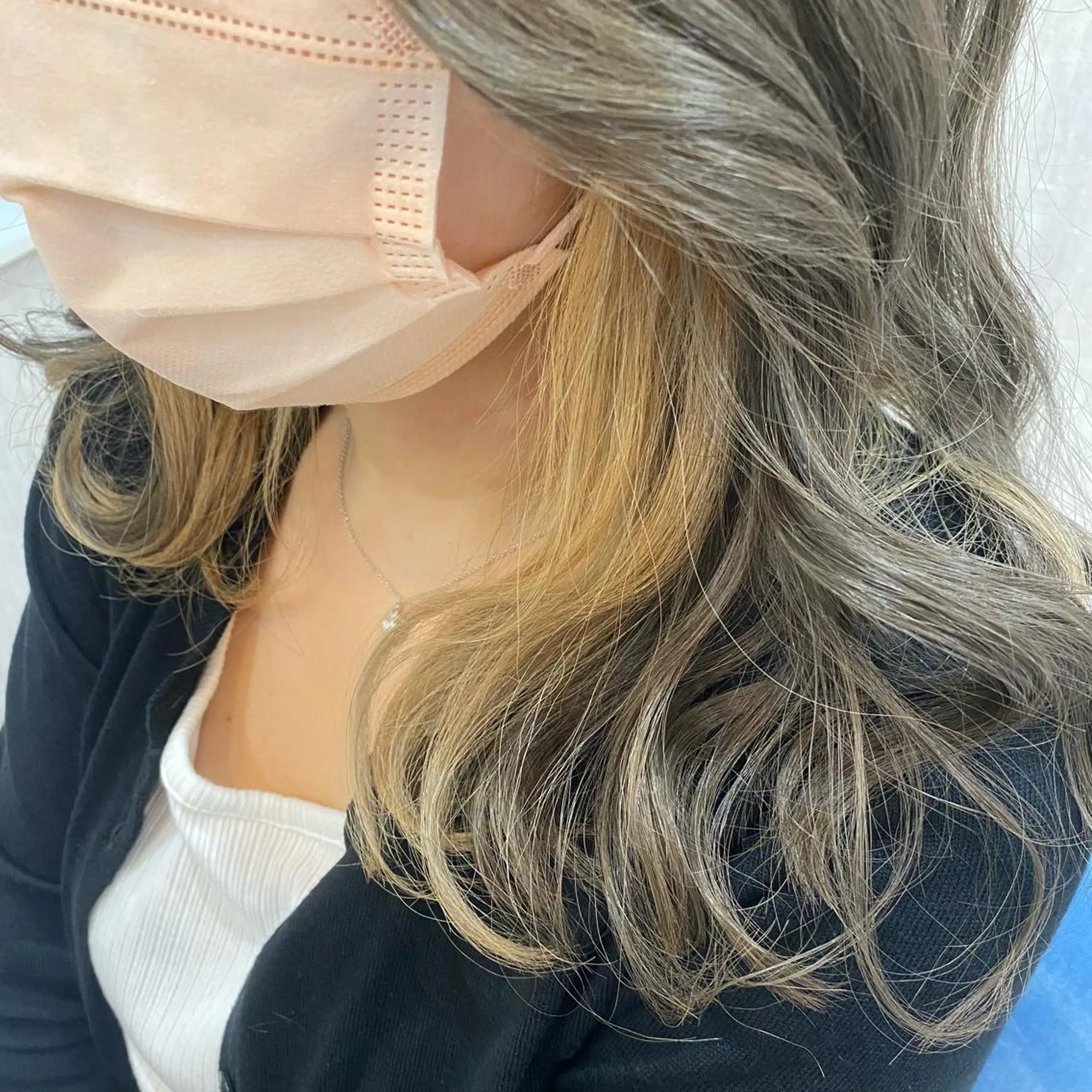 セミロング カラー カット ヘアカラー トリートメント 🫧透け感⋆艶髪💎 山口アヤカのヘアスタイル