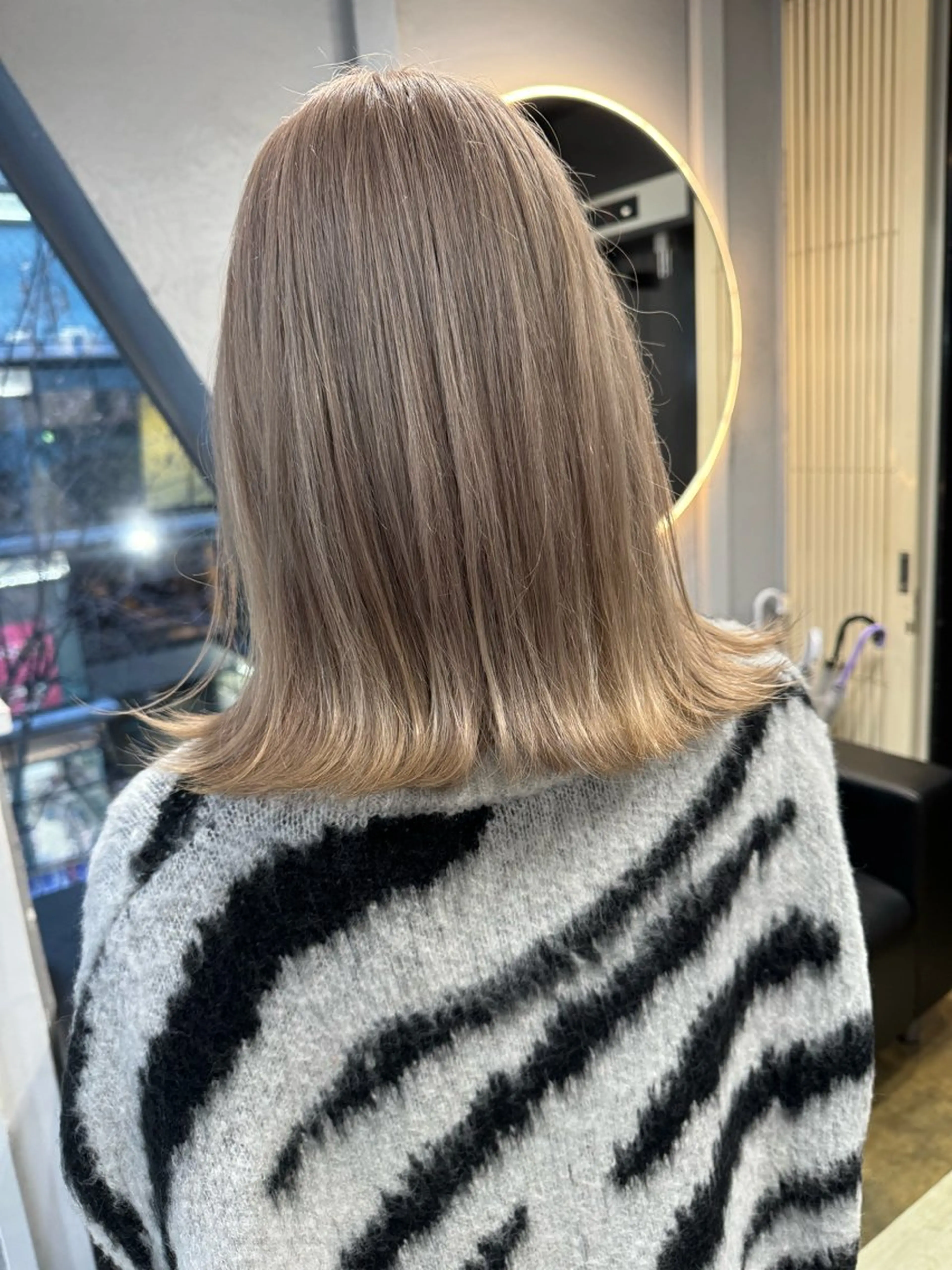 ミディアム カラー dao/ミルクティー /ブラウン/ブロンドのヘアスタイル