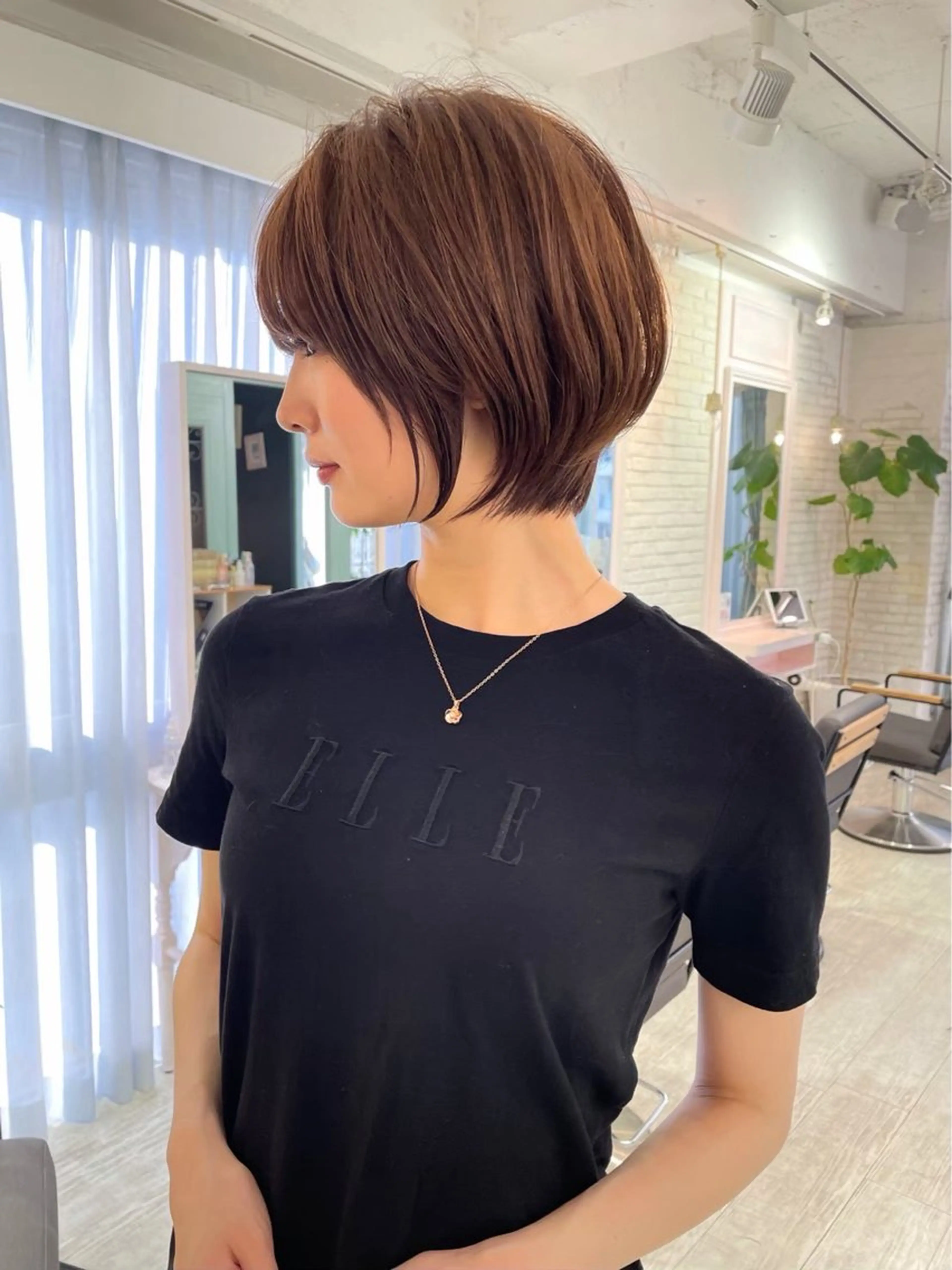 ショート くびれヘア 顔周りカット ハッシュカット 髪質改善 韓国風ヘア カット ヘアカラー トリートメント 博多ベージュ 🐻松井傑のヘアスタイル