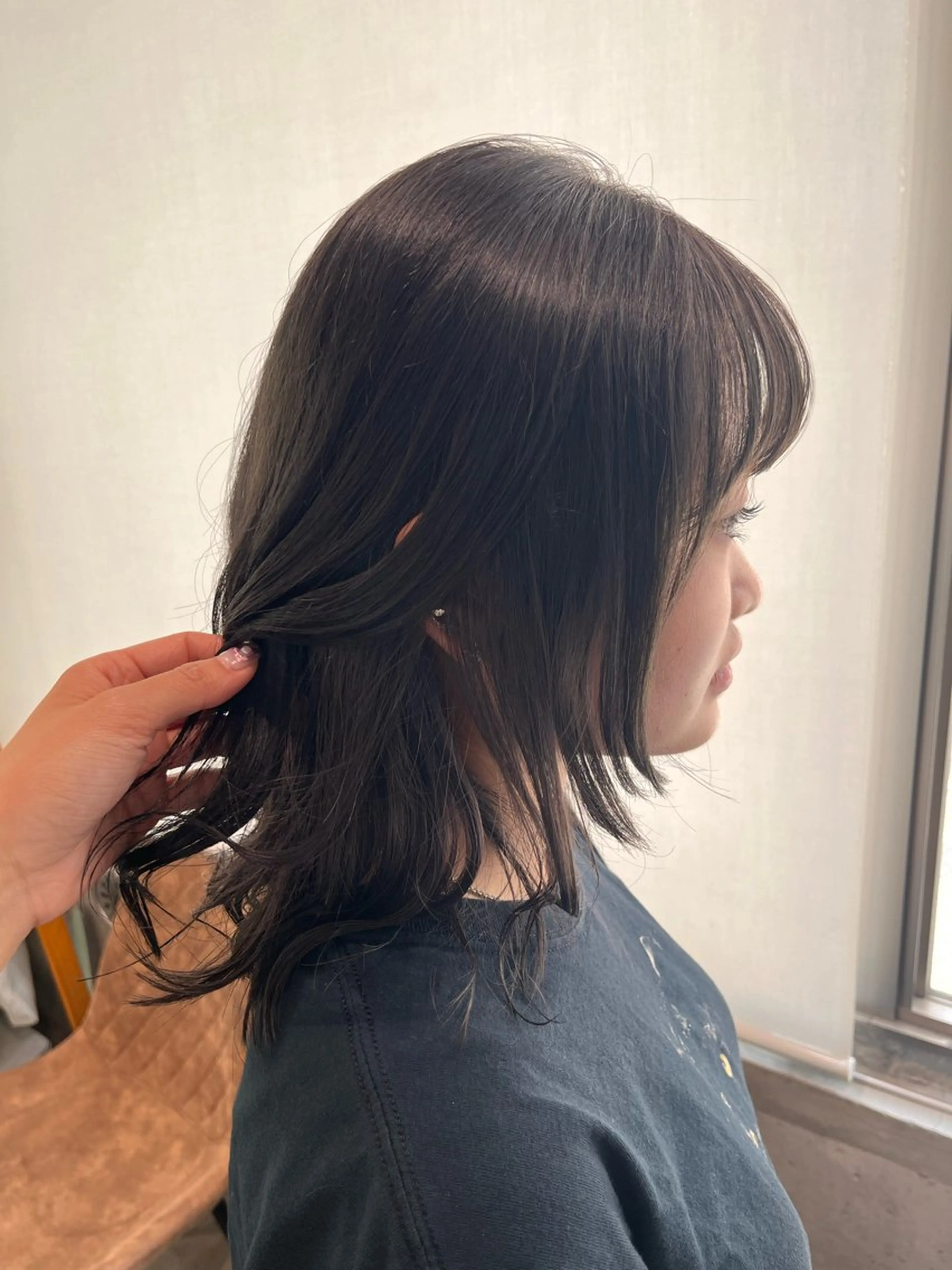 ミディアム カラー 透明感カラー グレージュ ｵﾀｸ美容師🛍/ 酸性ストレート/艶髪のヘアスタイル