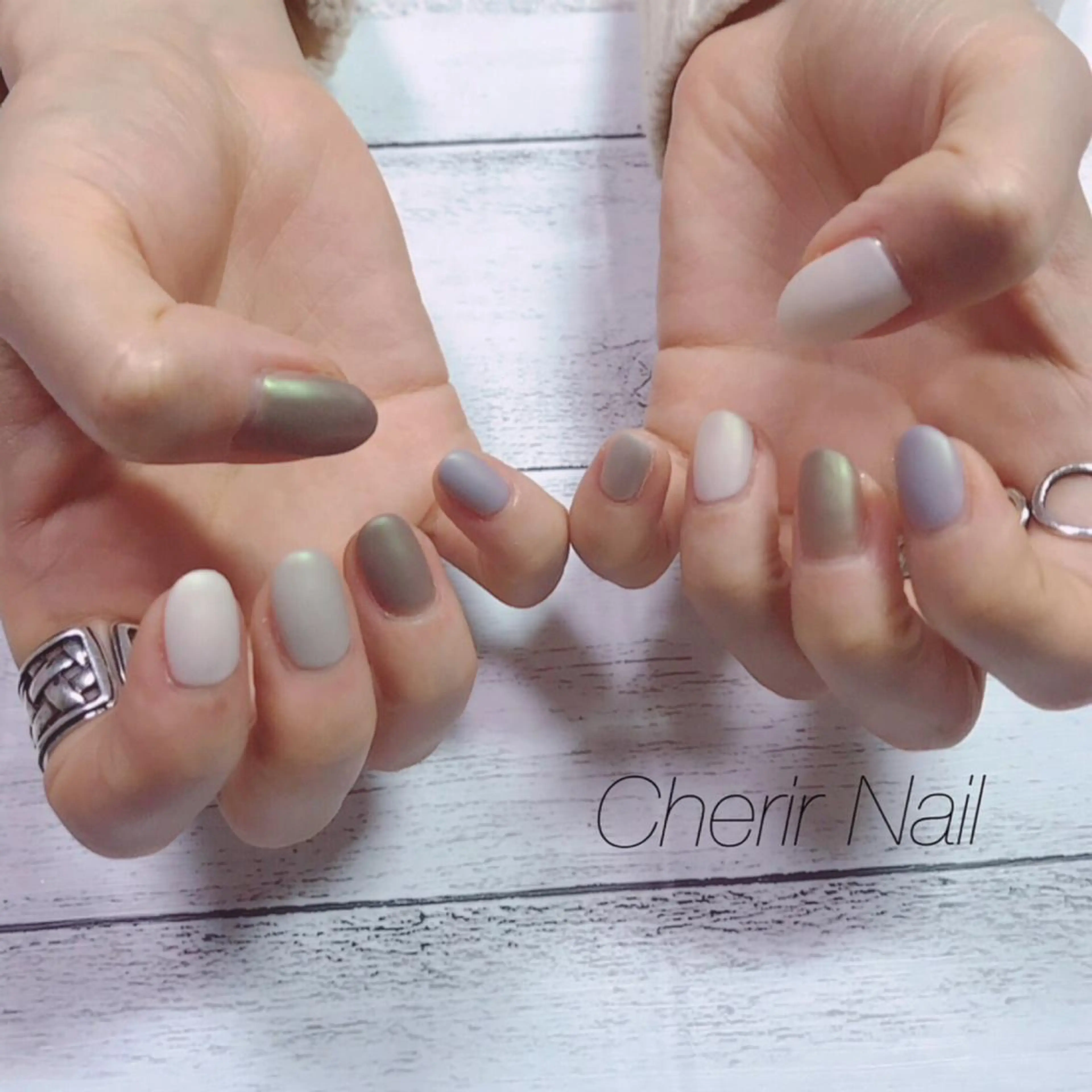 ネイル オーロラネイル マットネイル ミラーネイル ショートネイル シンプルネイル Cherirnail kaoriのネイルデザイン