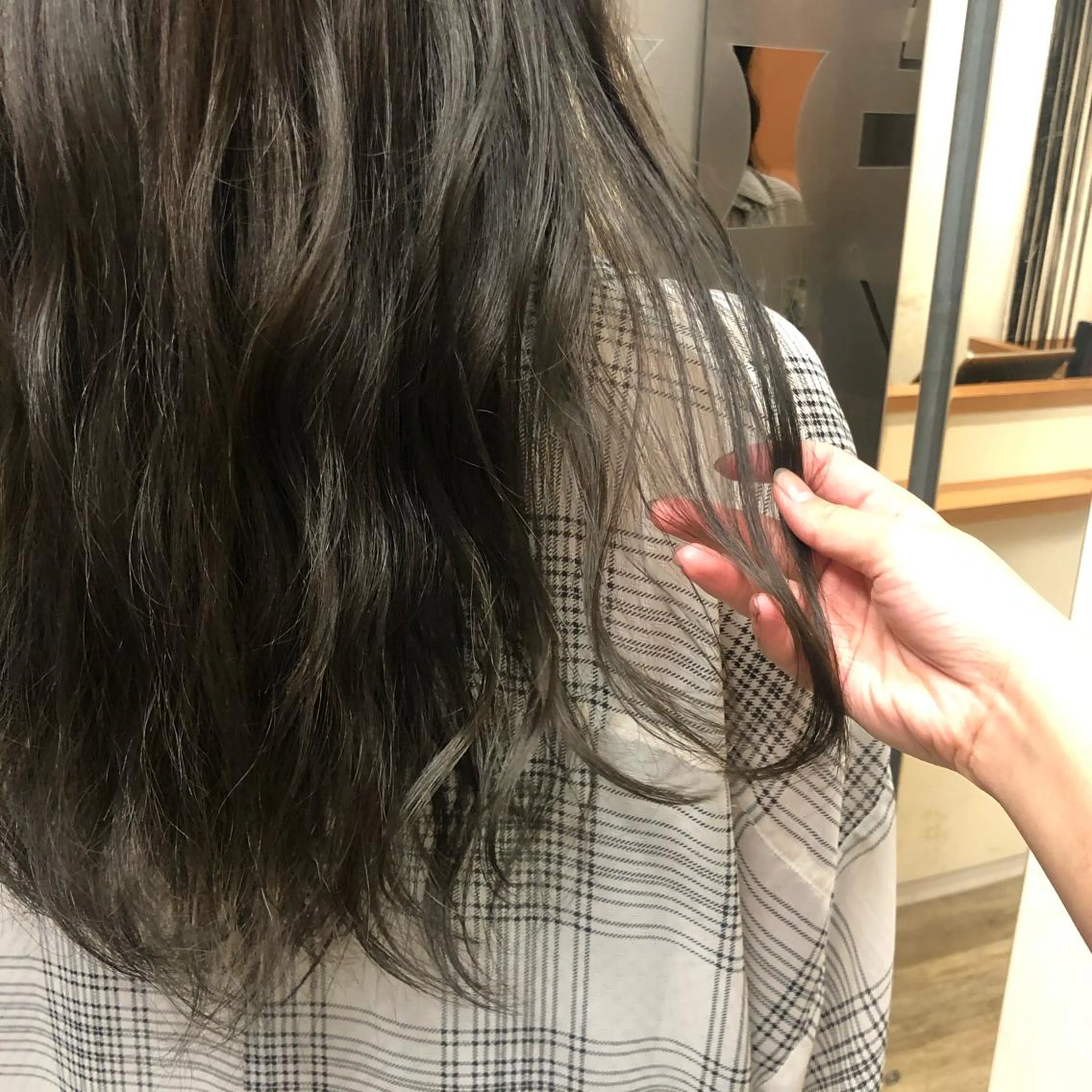 ロング カラー ゆう🫧 透明感/ハイトーンのヘアスタイル