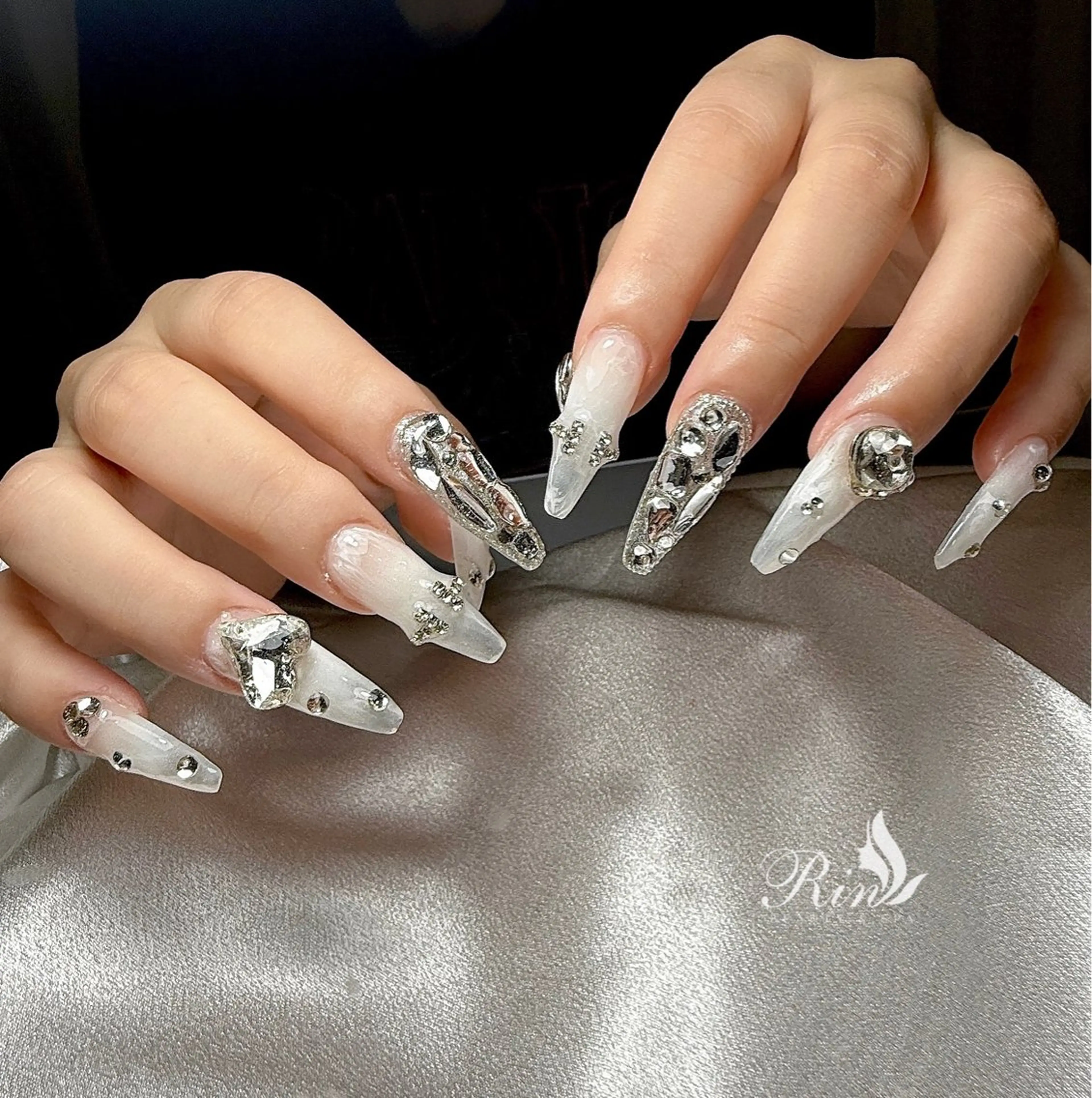 ネイル アートネイル 長さ出し ガーリー 韓国ネイル 持ち込み Rin Nail 新大久保店のネイルデザイン