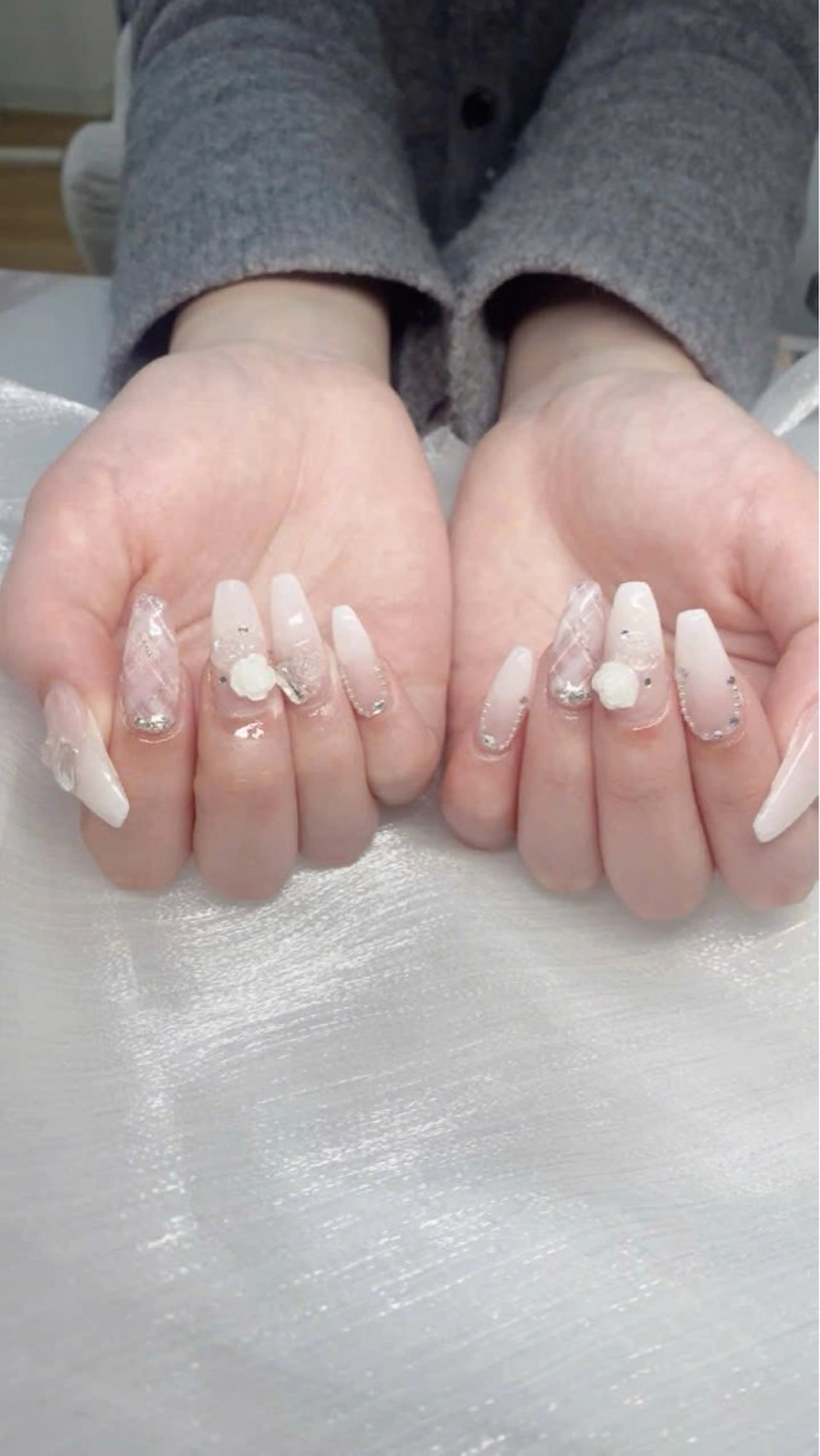 ネイル フレンチネイル グラデーション 韓国ネイル マグネットネイル ニュアンスネイル ハンドネイル ハンドケア Hara Nail 【パラジェル使用】のネイルデザイン