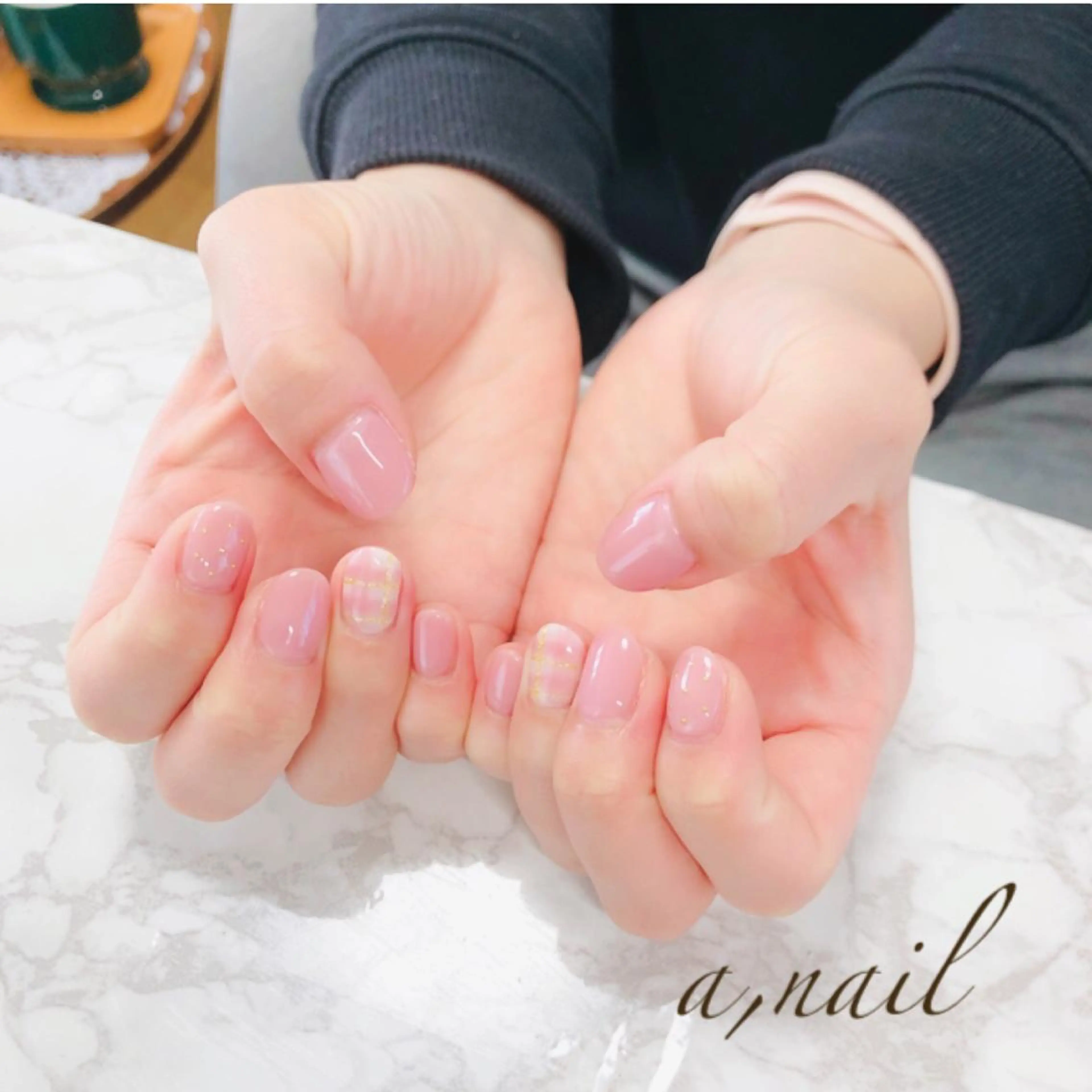 ネイル フットネイル ジェルネイル グラデーション ラメ(グリッター) ラメグラデーション ハンドネイル ネイルサロン エーネイルのネイルデザイン