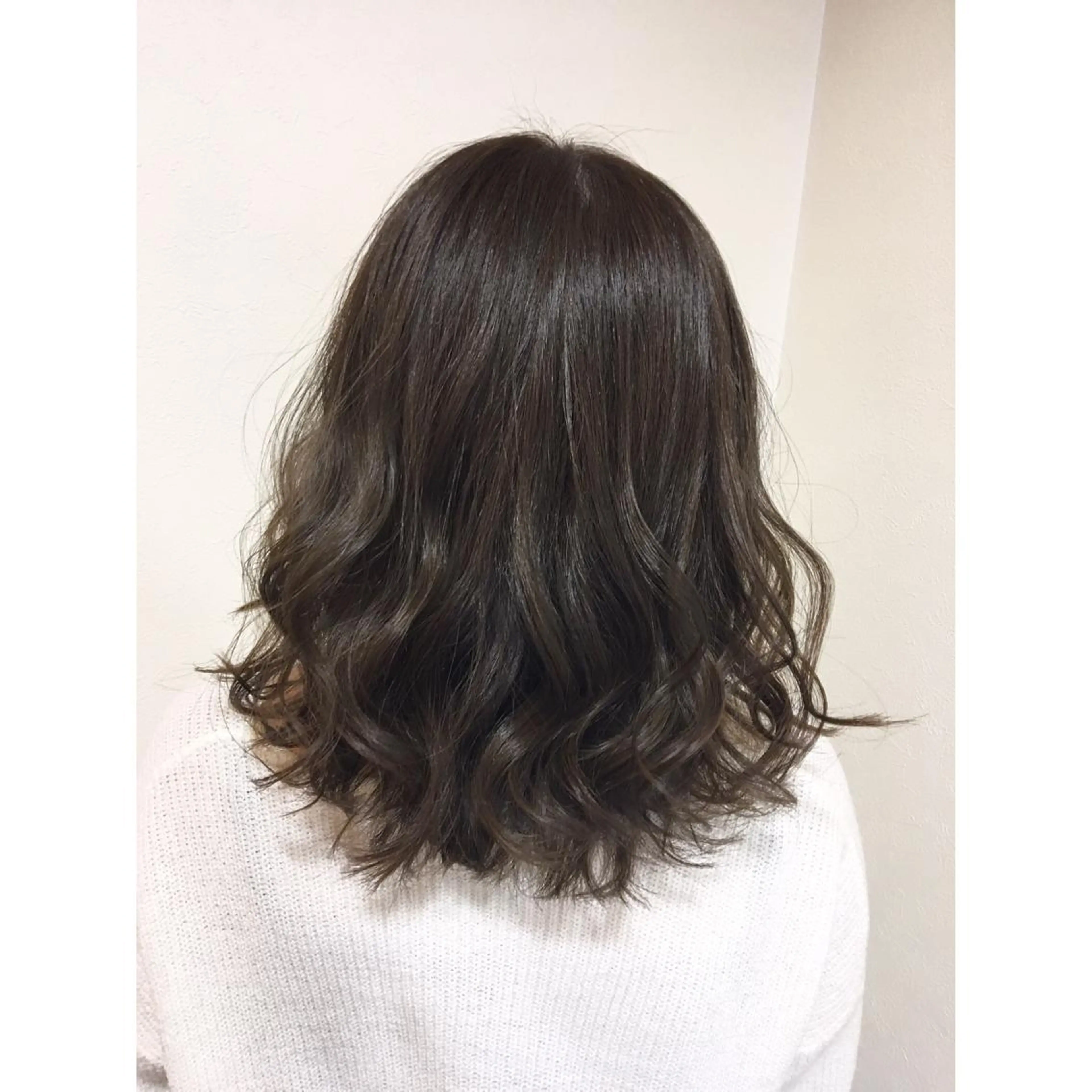 ミディアム ヤマグチ ヒカルのヘアスタイル