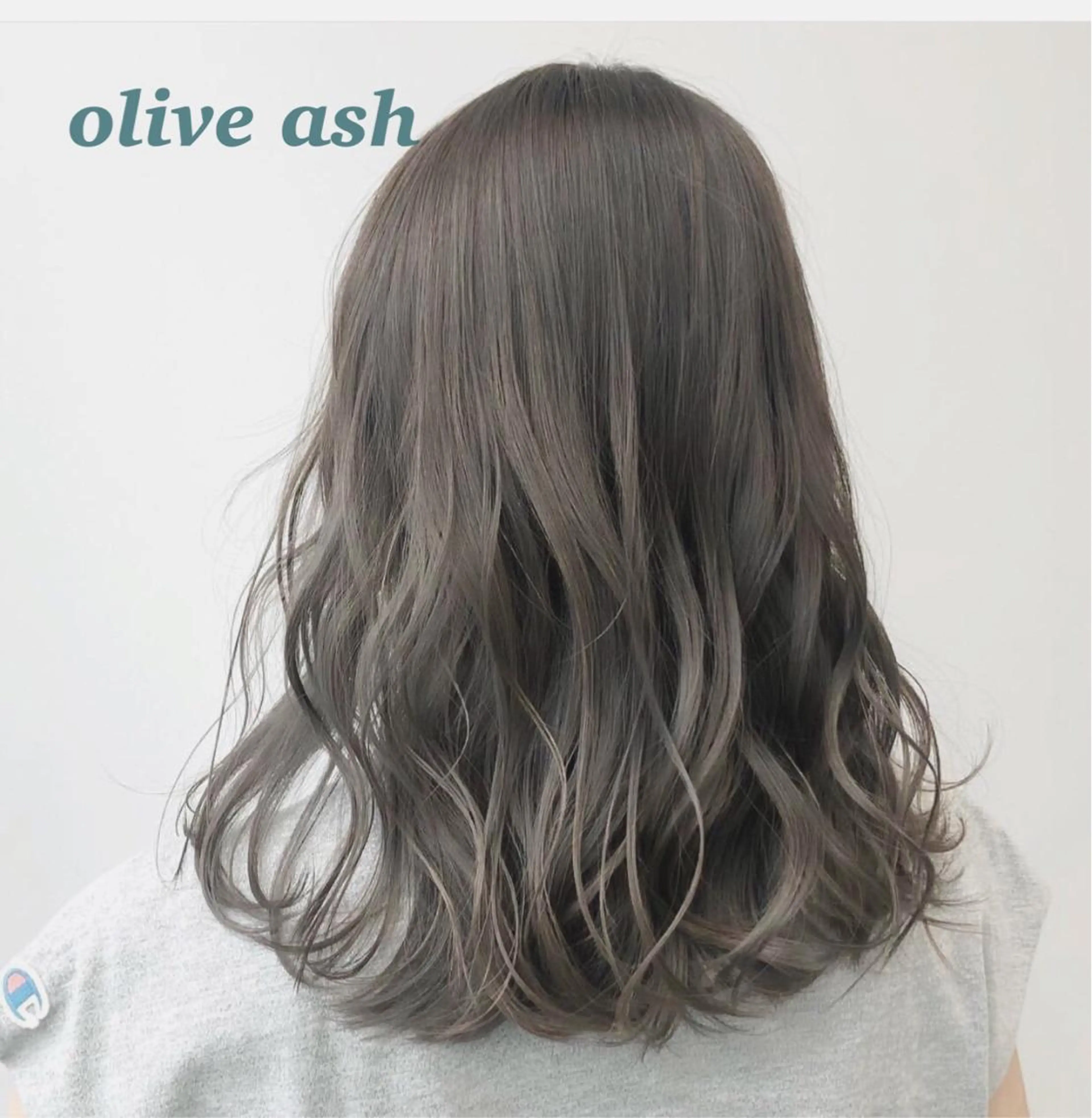 セミロング カラー ヘアアレンジ アッシュ オリーブアッシュ topstylist 芳賀みなみのヘアスタイル