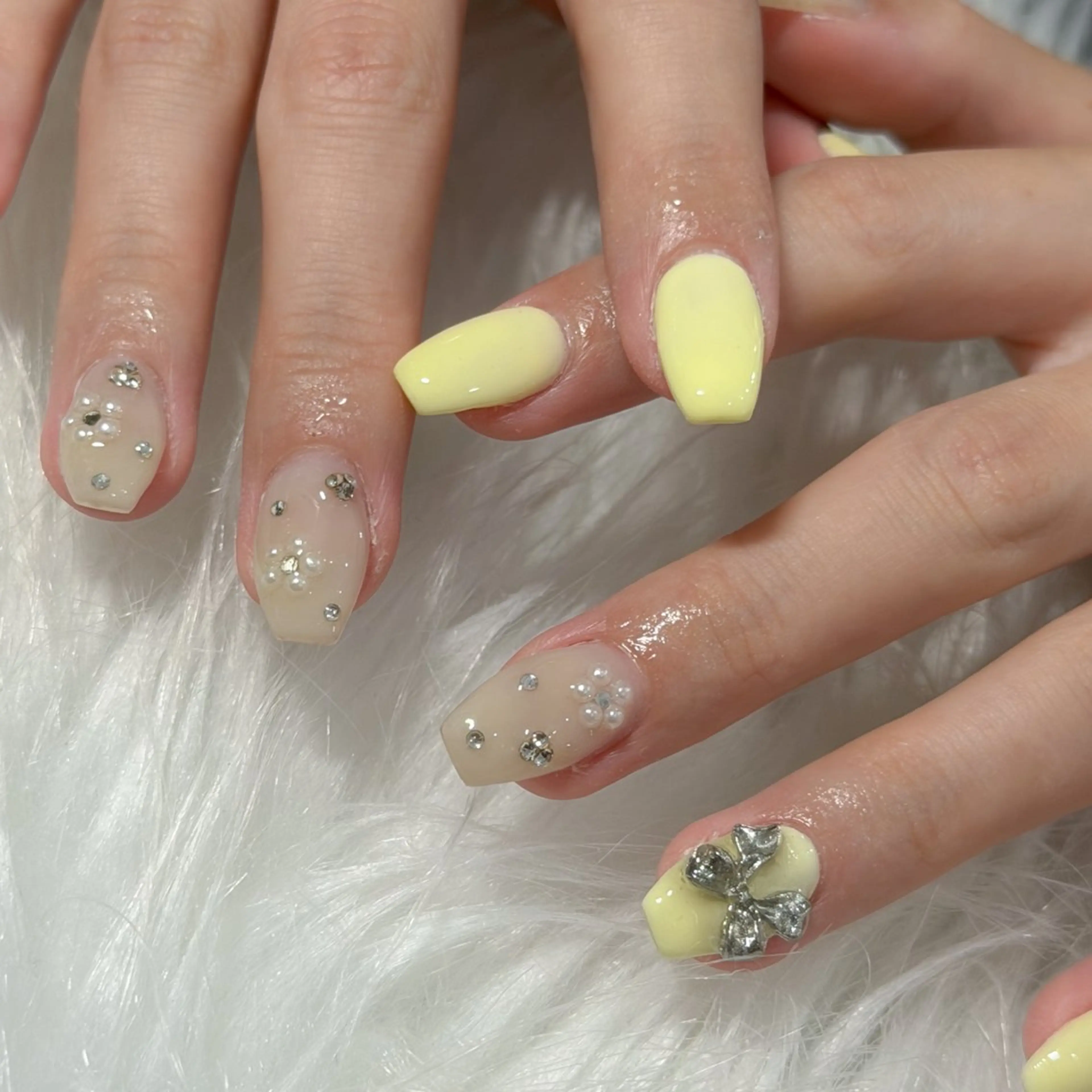 ネイル ハンドネイル フットネイル LAVISH nanamiのネイルデザイン