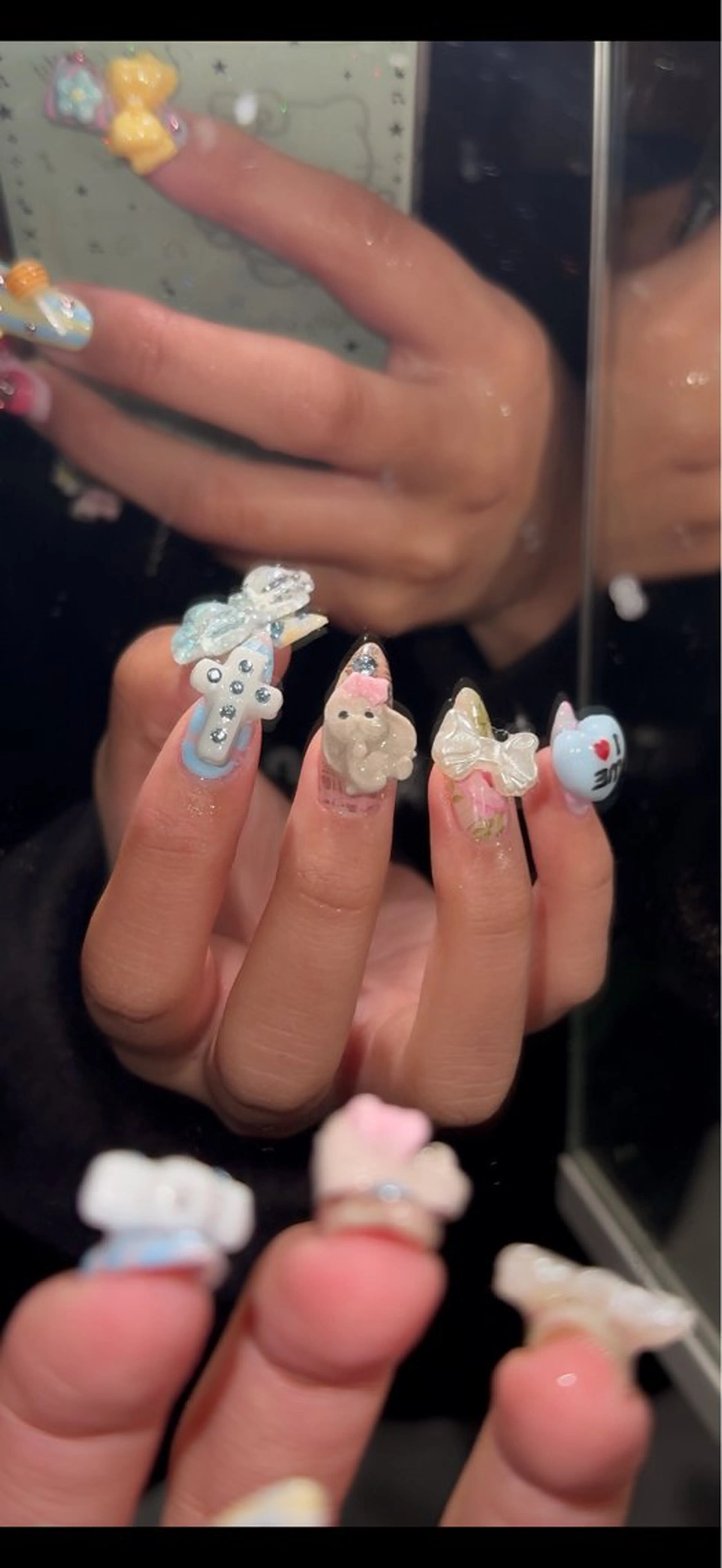 ネイル ロングネイル ハンドネイル Sarina ⋆⭒˚ mavieのネイルデザイン