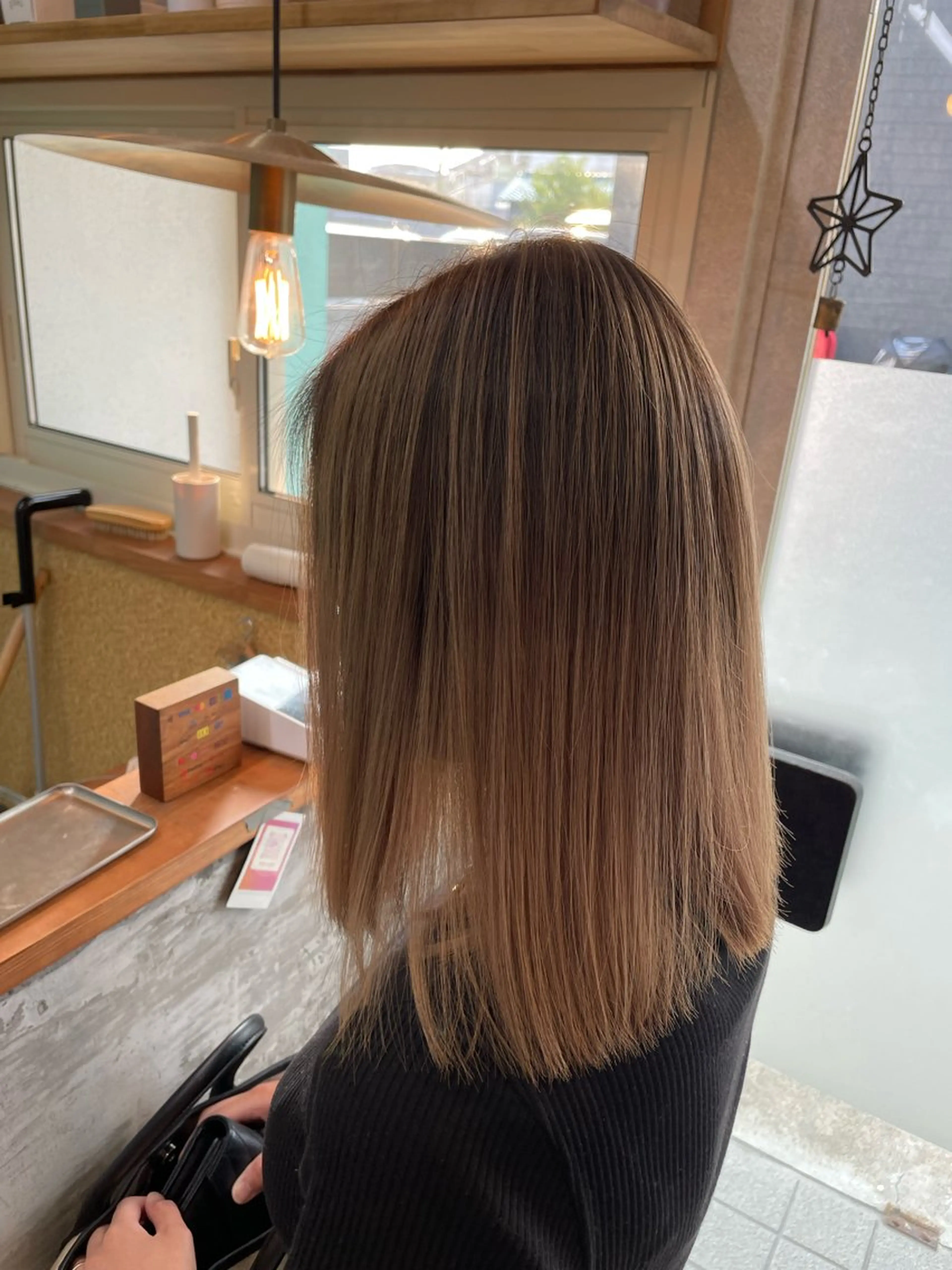 ミディアム カラー 中嶋 颯和のヘアスタイル