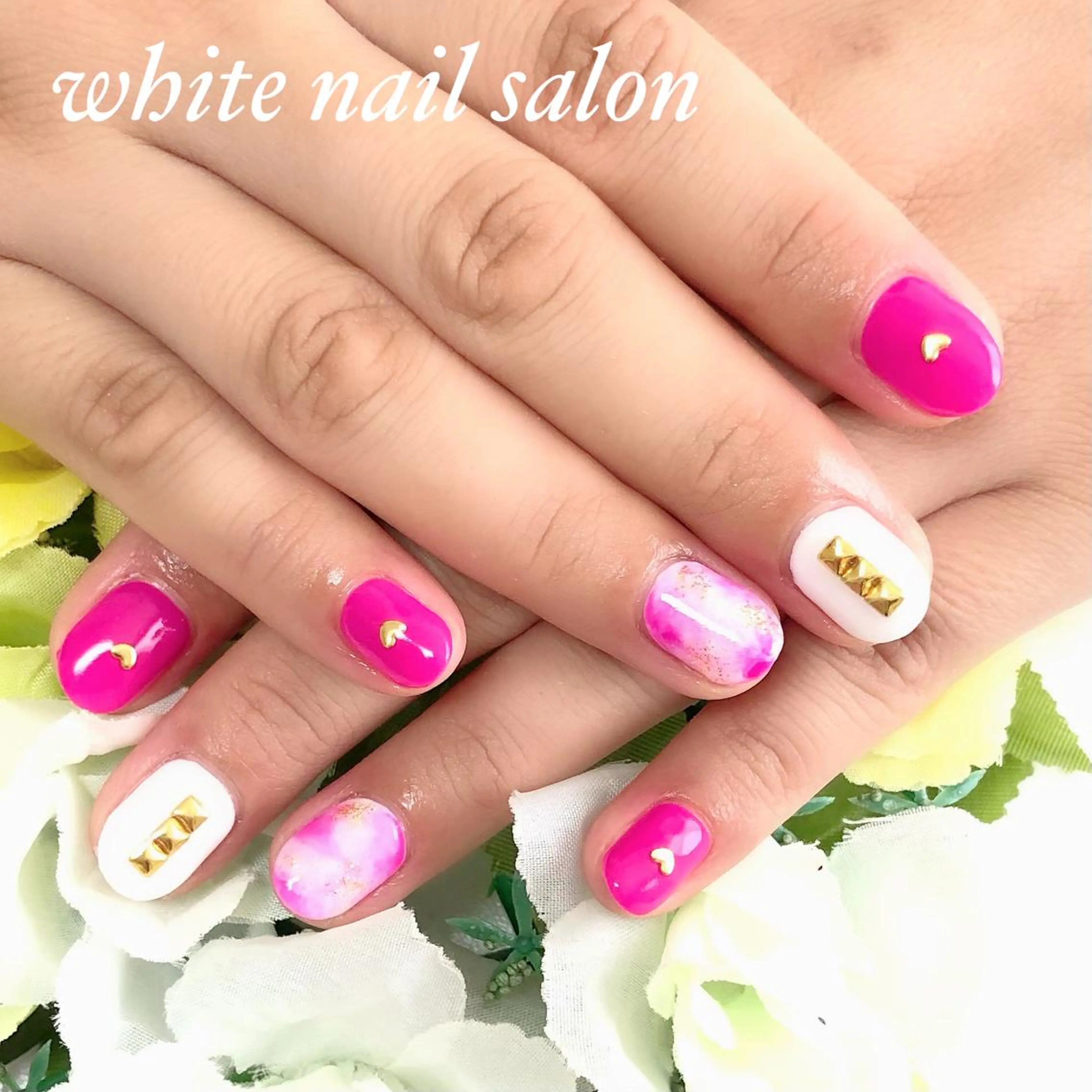 ネイル アートネイル フレンチネイル ジェルネイル ハードジェル 持ち込み ハンドネイル white nail salonのネイルデザイン