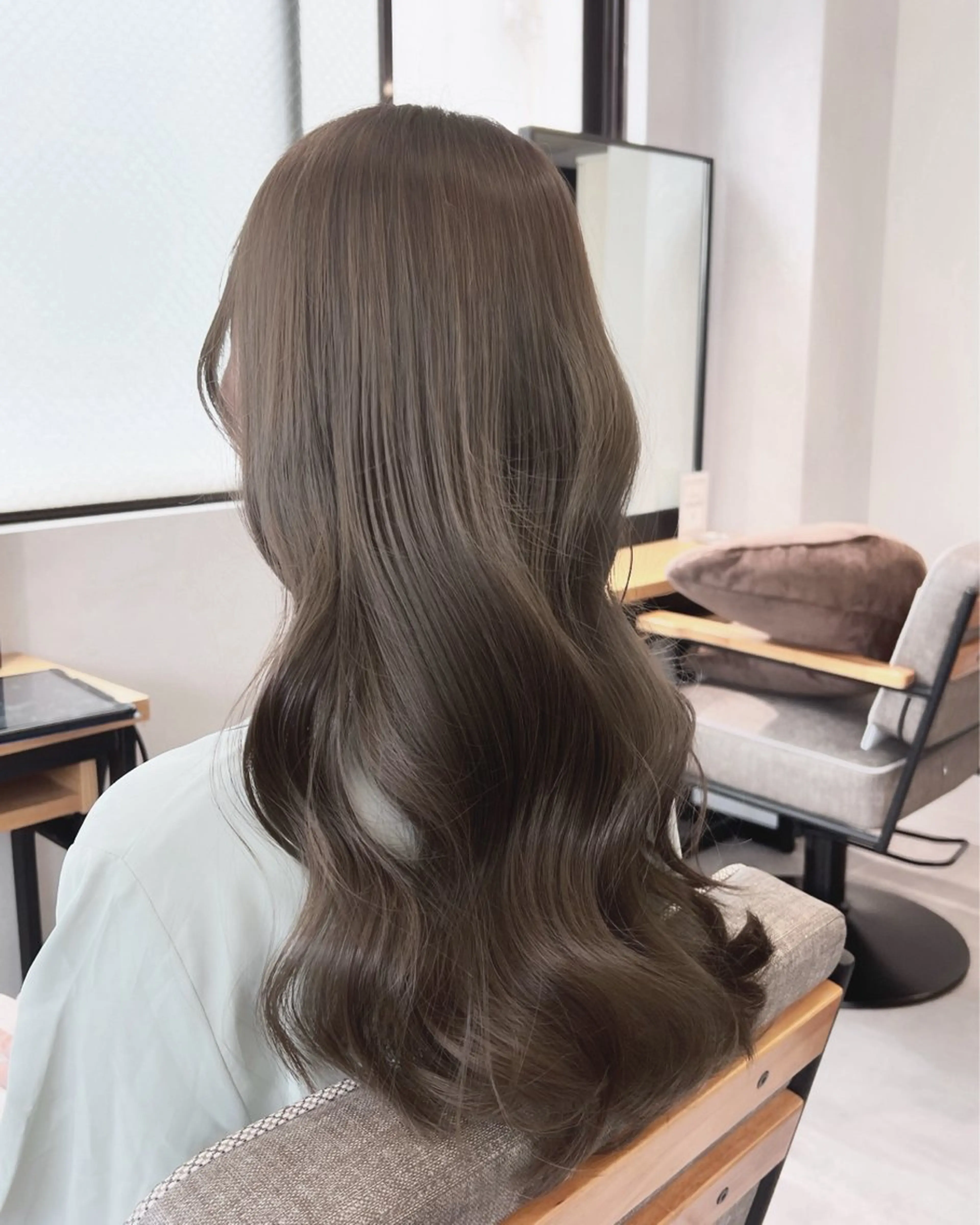 ケアブリーチ+透明感カラー+3stepトリートメントの写真