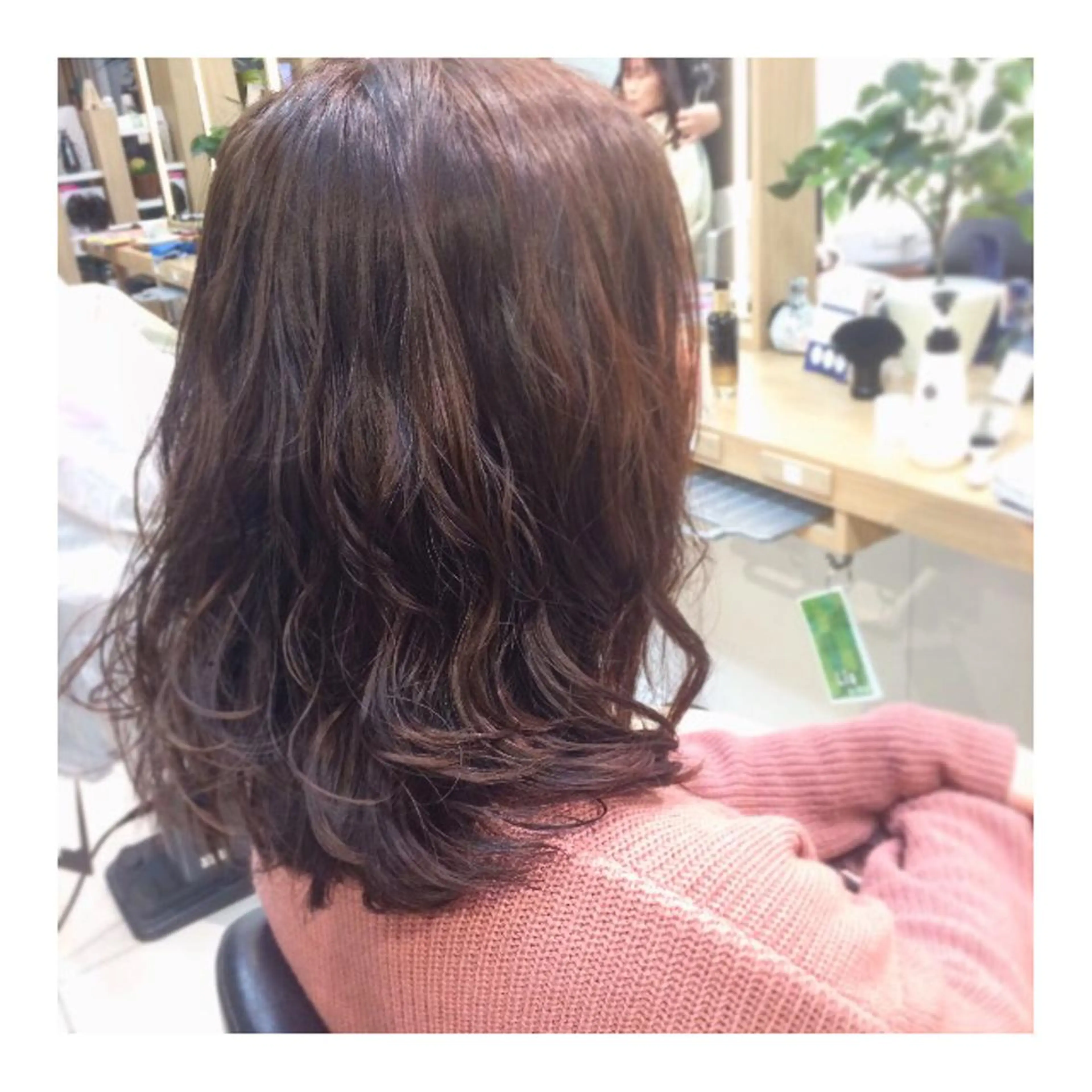 ミディアム カラー パーマ 岡本 拓朗のヘアスタイル