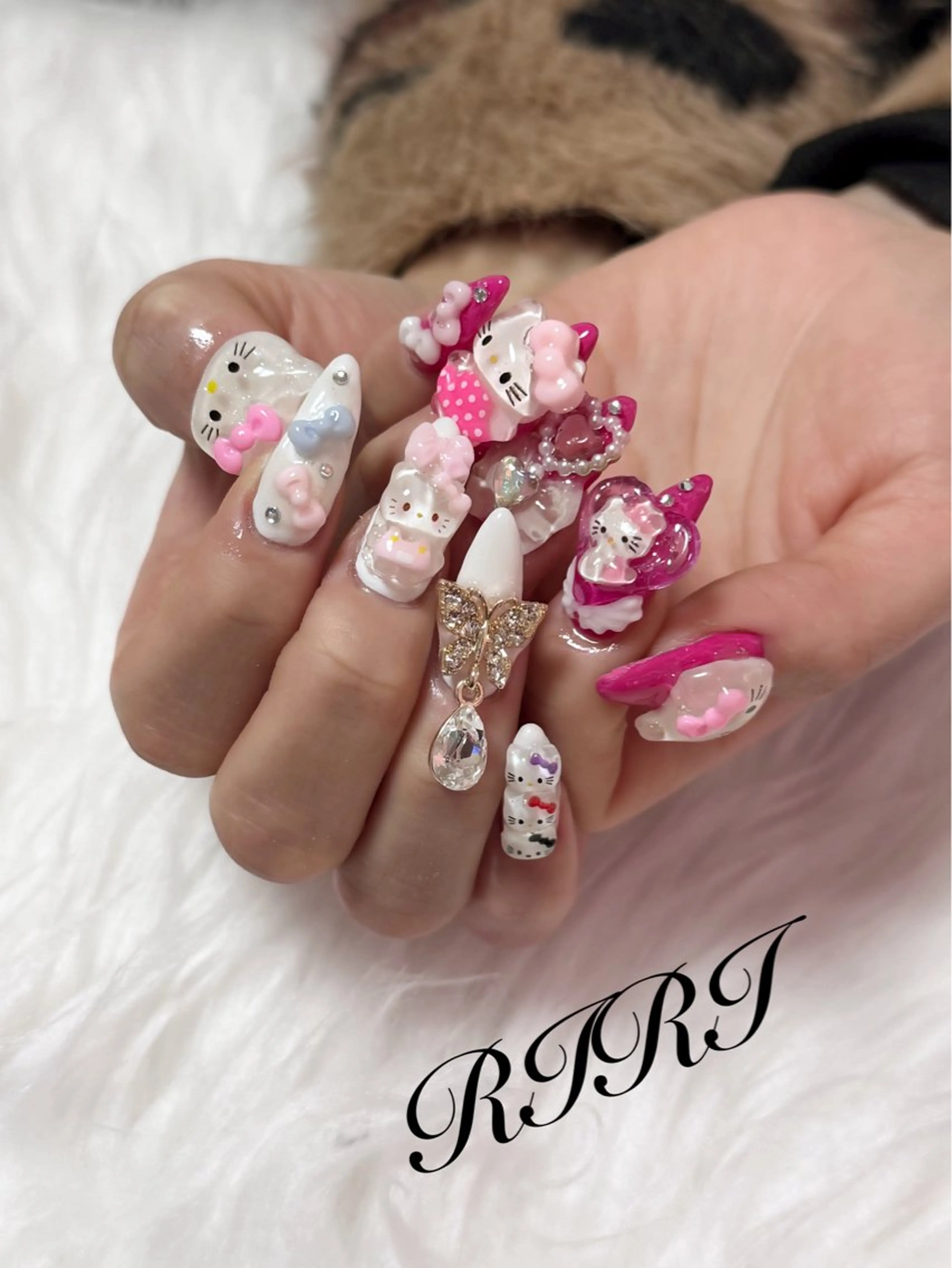 ネイル ジェルネイル キラキラネイル ショートネイル 春ネイル ハンドネイル riri オーナーのネイルデザイン