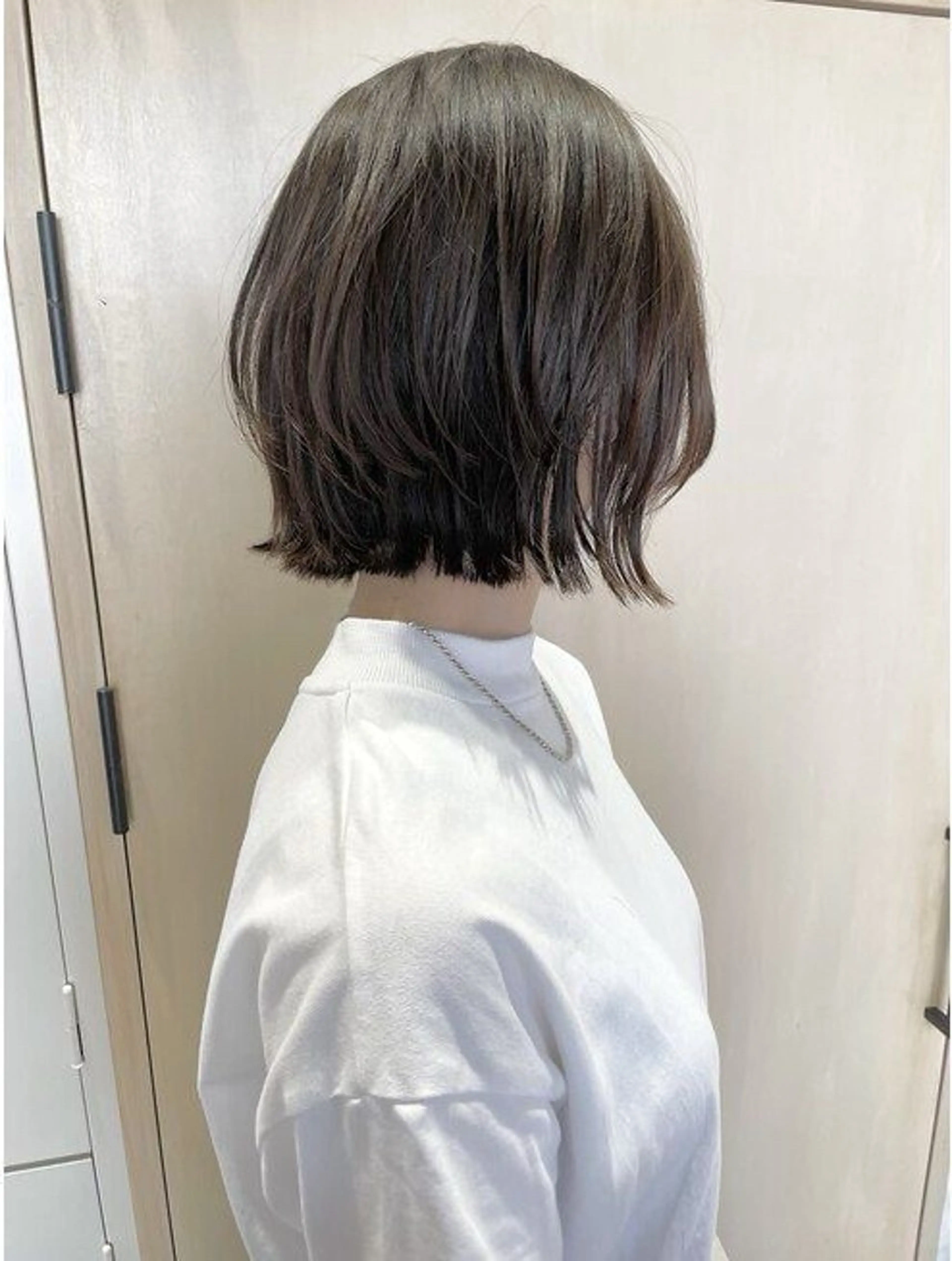 ミディアム ボブレイヤー ボブ くびれヘア レイヤーカット 外ハネヘア カット 臺 佳連のヘアスタイル