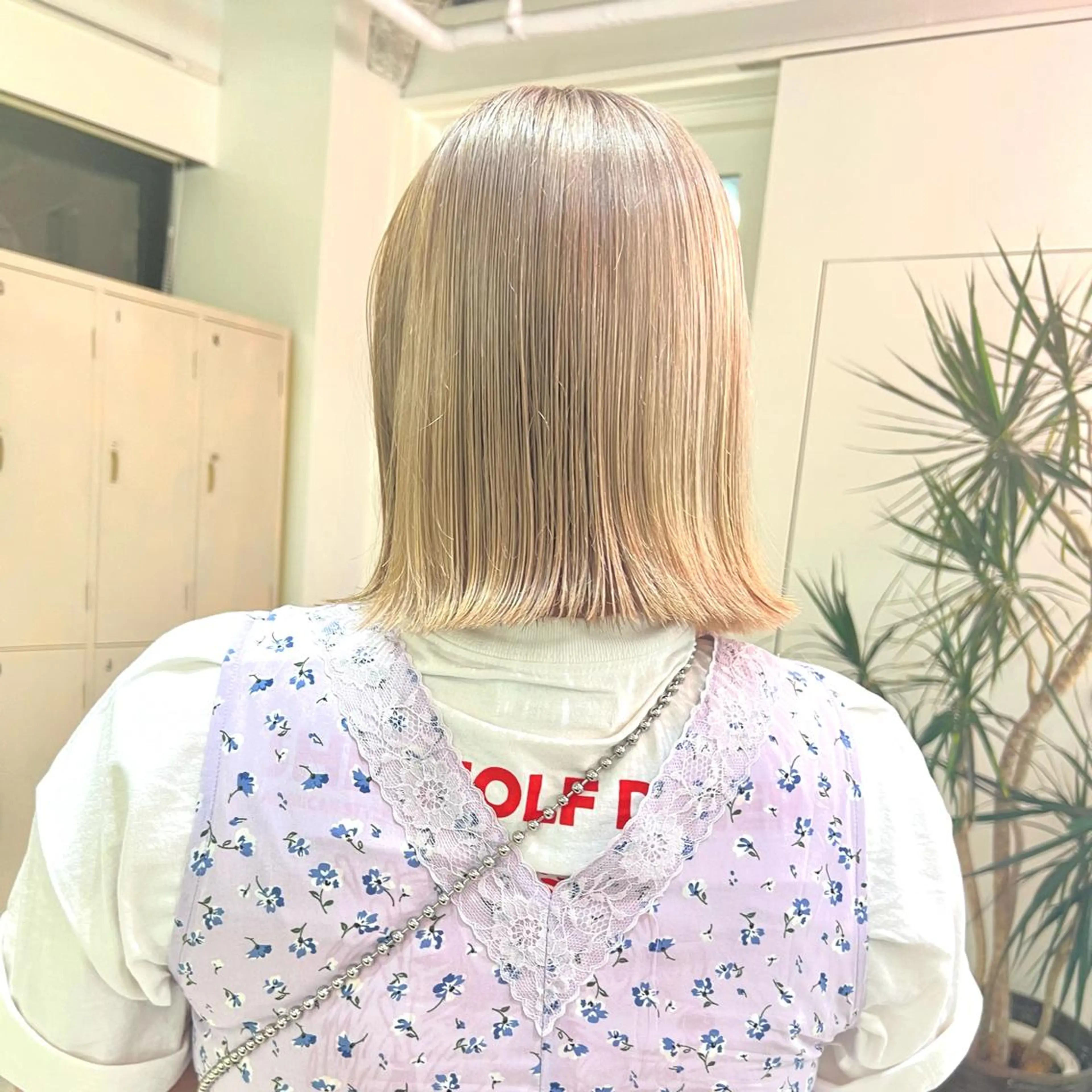 ショート カラー パーマ ヘアアレンジ メンズ キッズ ネイル マツエク・マツパ アイブロウ 🧨ブリーチー×ボブ レイヤー💎じゅえるのヘアスタイル