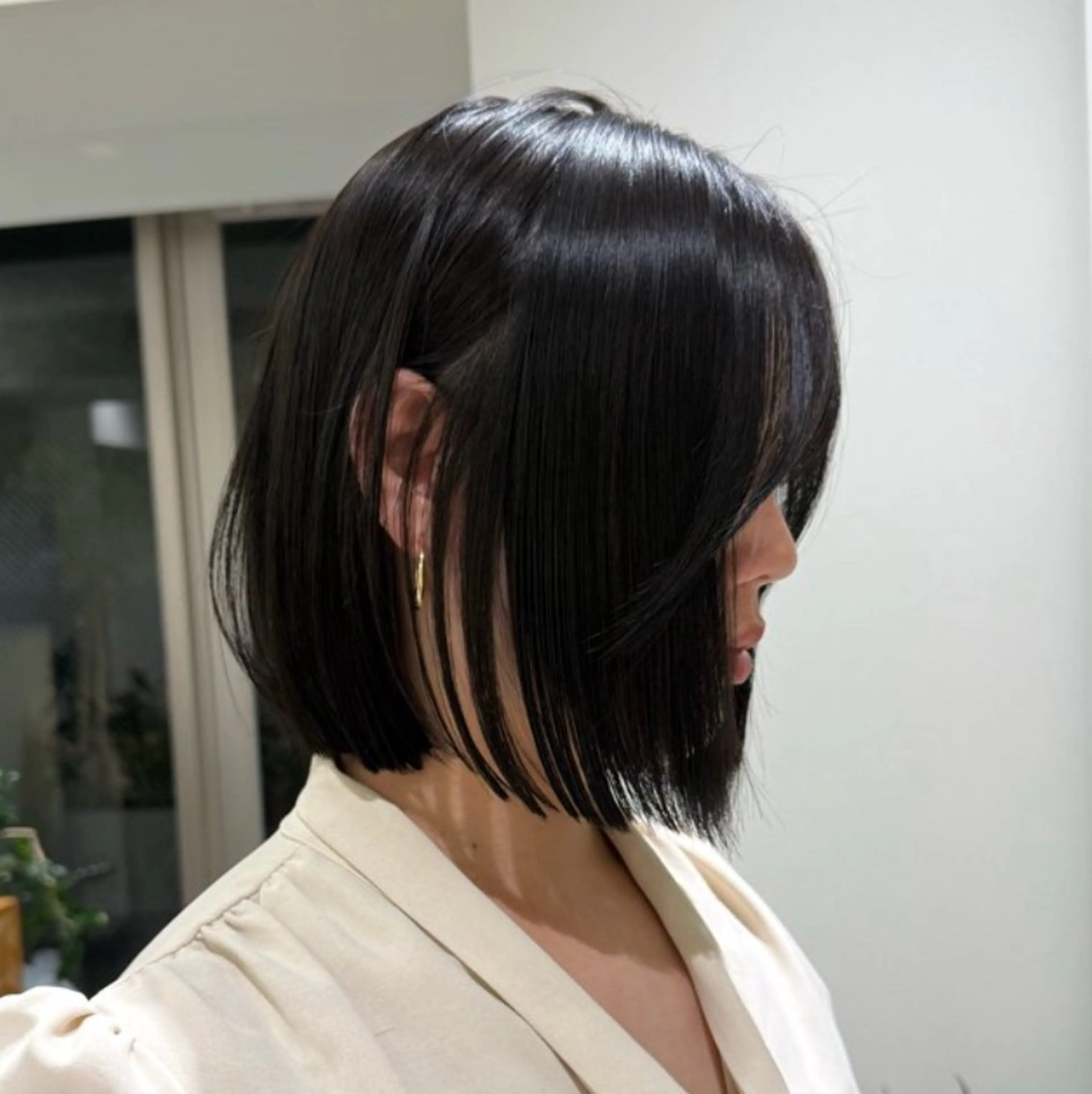 ショート ぱつっとボブ/透明感 カラー/Ayakaのヘアスタイル