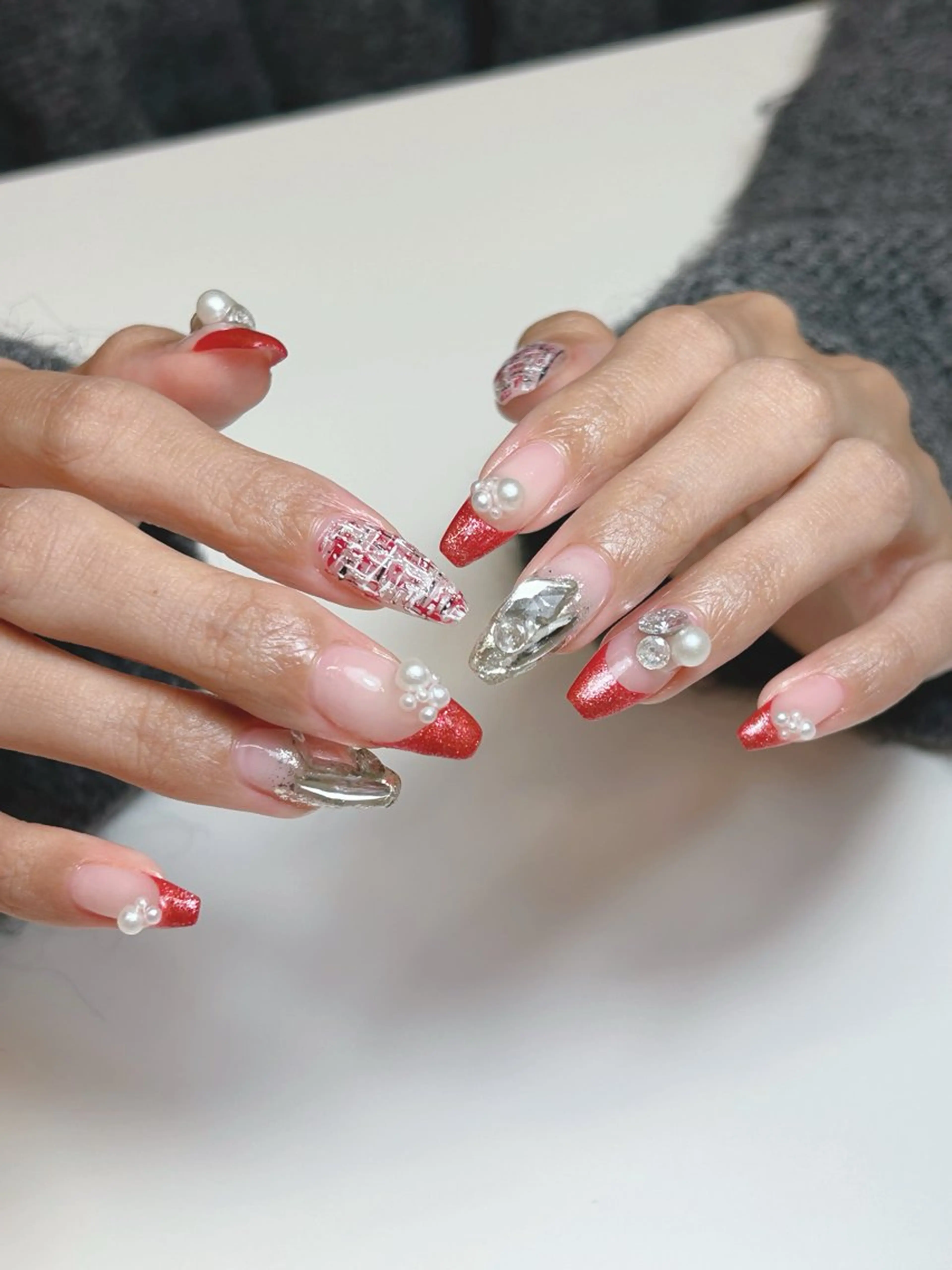 ネイル 透灯 TOUTOU 🪄のネイルデザイン