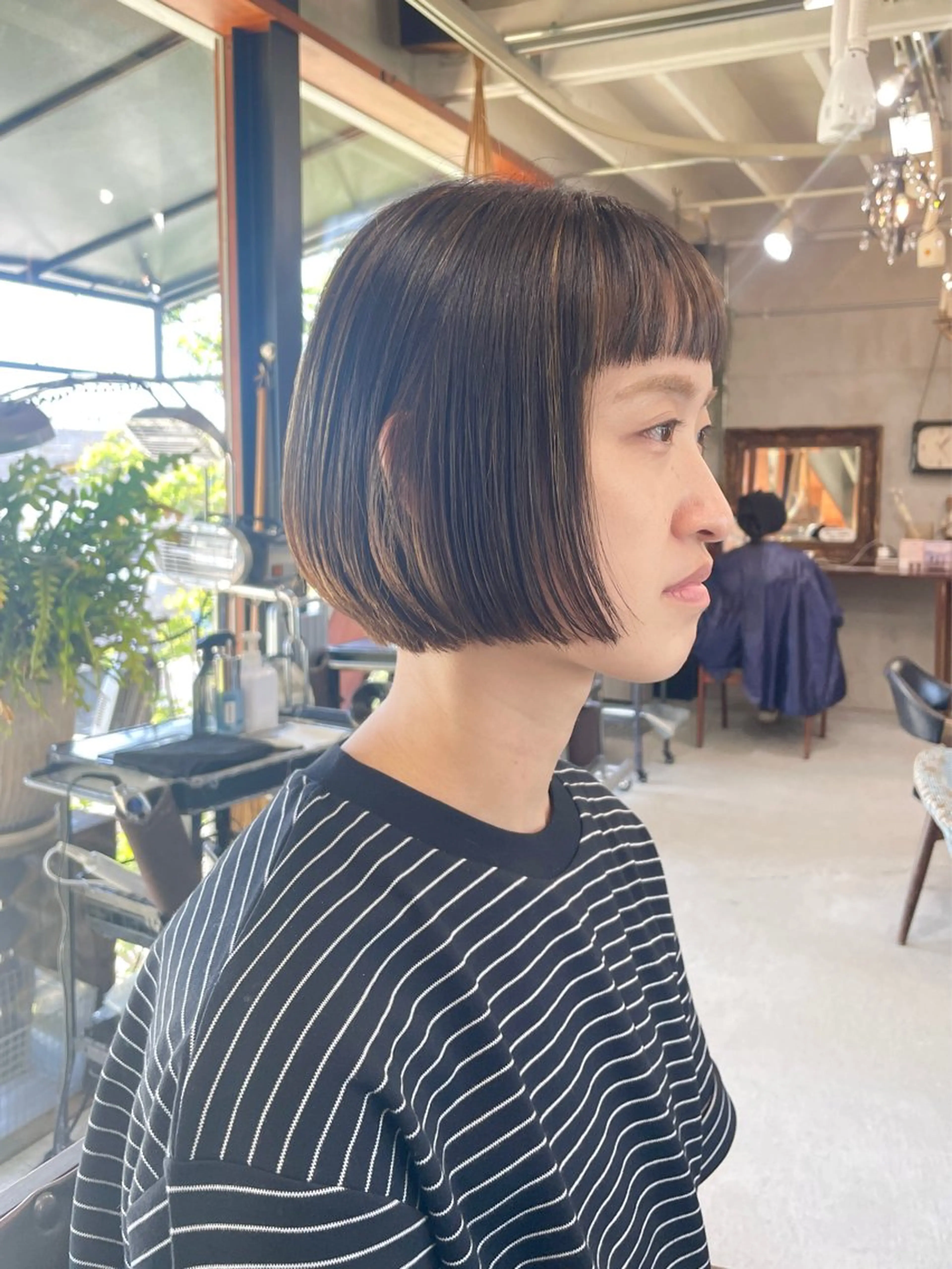 ショート カット ヘアカラー 岡田 恭明のヘアスタイル