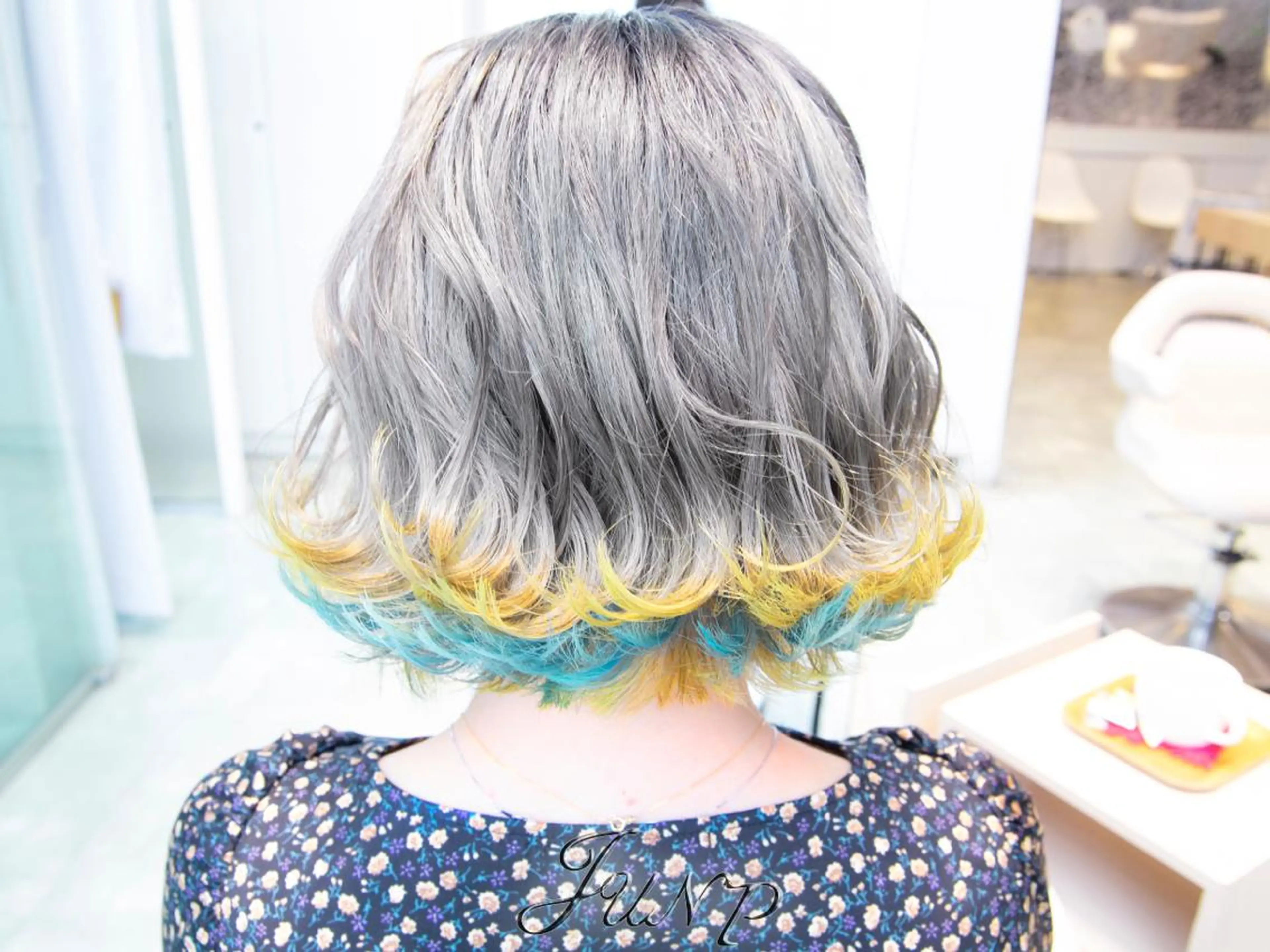 ショート カラー Re:ta Hair 飯田淳平のヘアスタイル