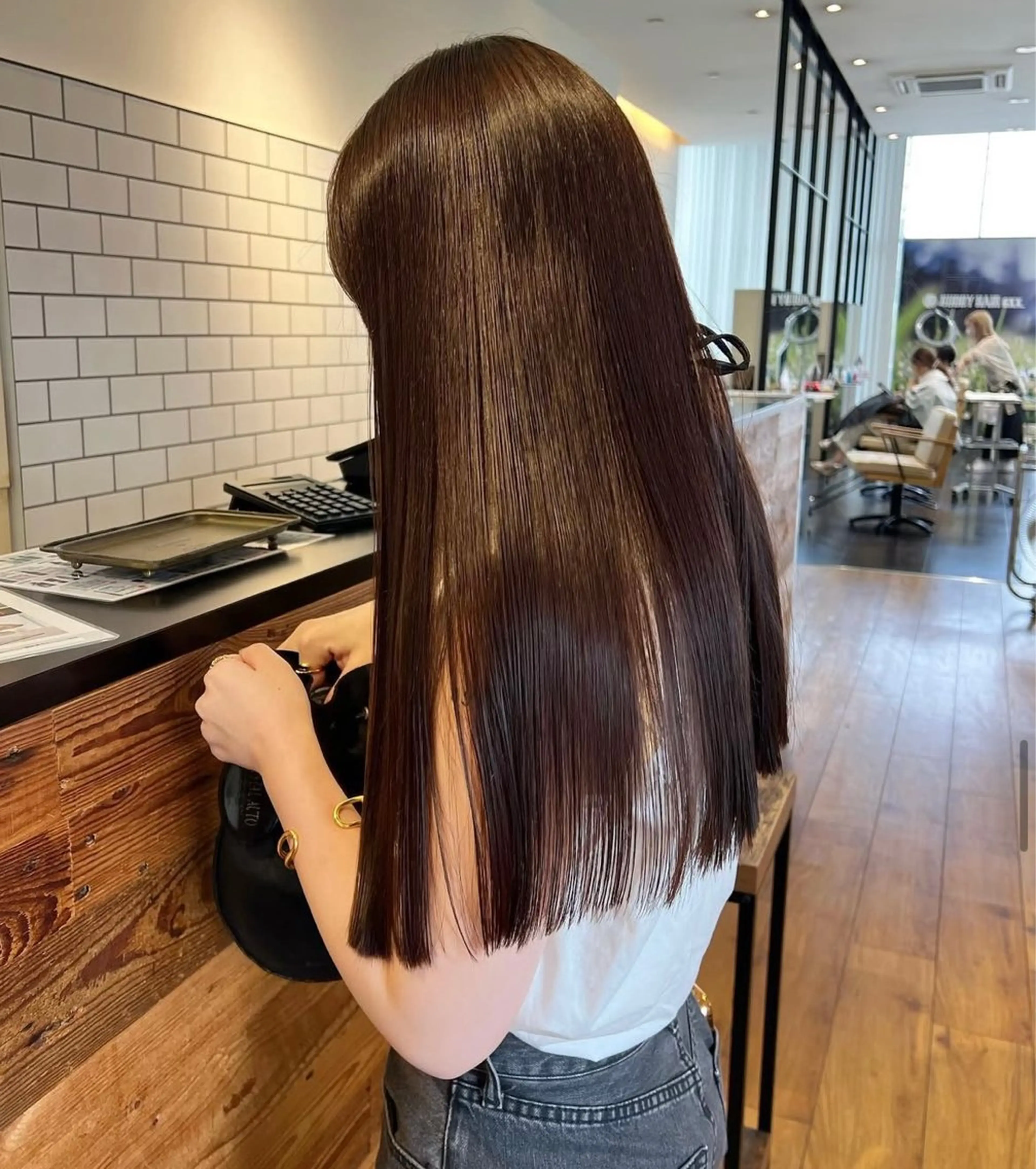 ロング カラー パーマ ヘアカラー トリートメント 中村 彩奈のヘアスタイル