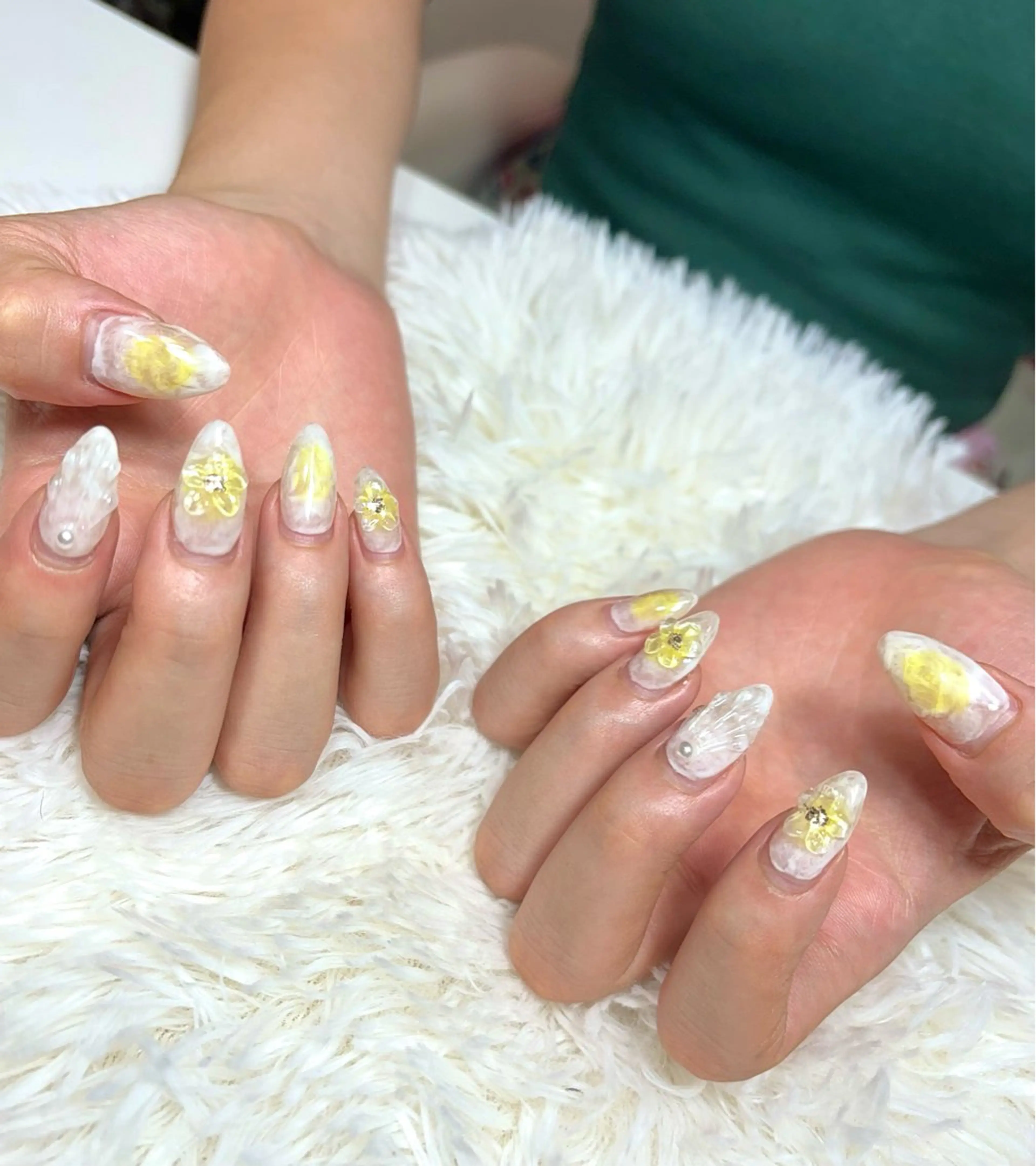 ネイル ニュアンスネイル 夏ネイル ハンドネイル LUANA n'sのネイルデザイン