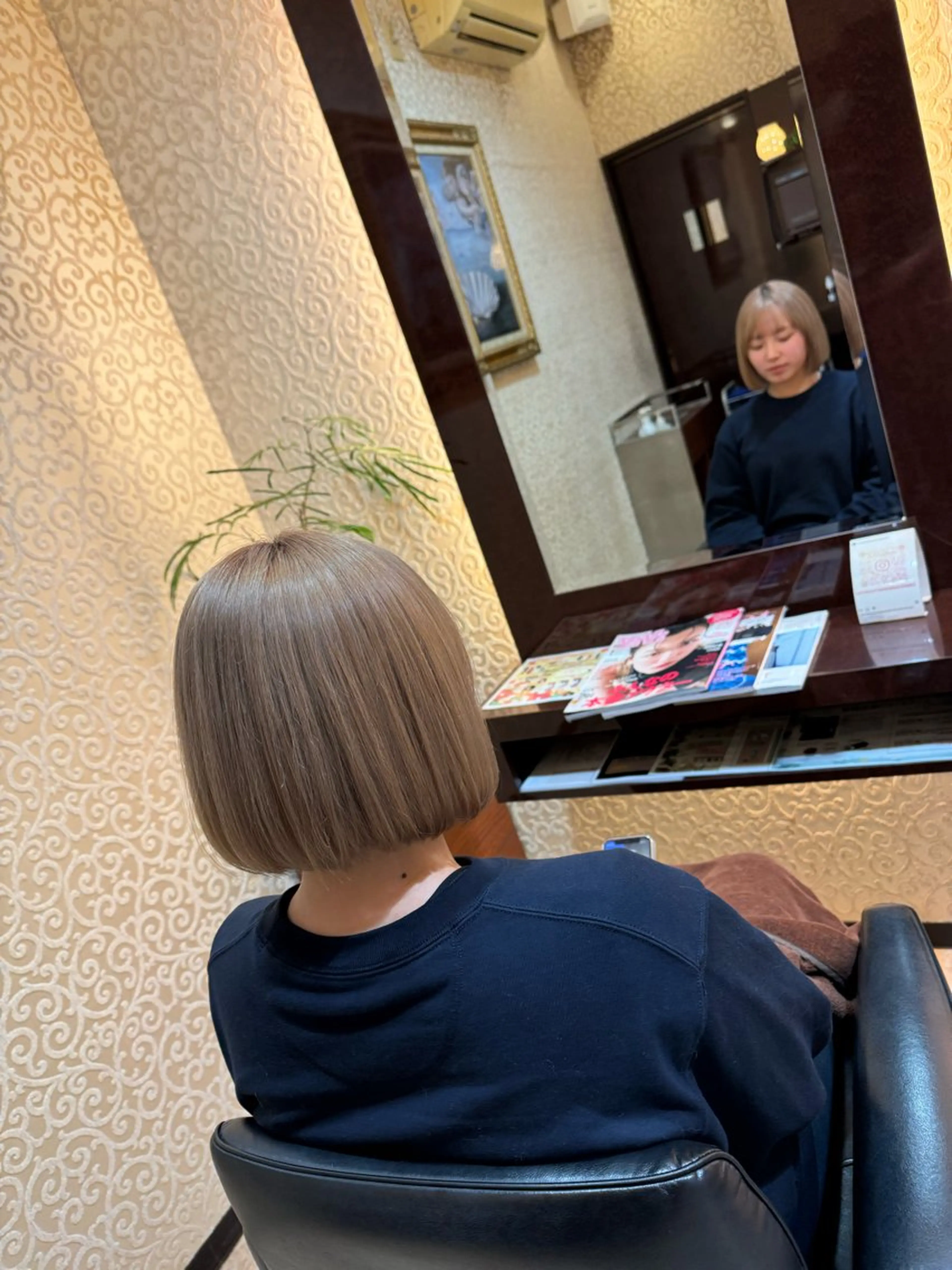 カラー 郷右近 すずのヘアスタイル