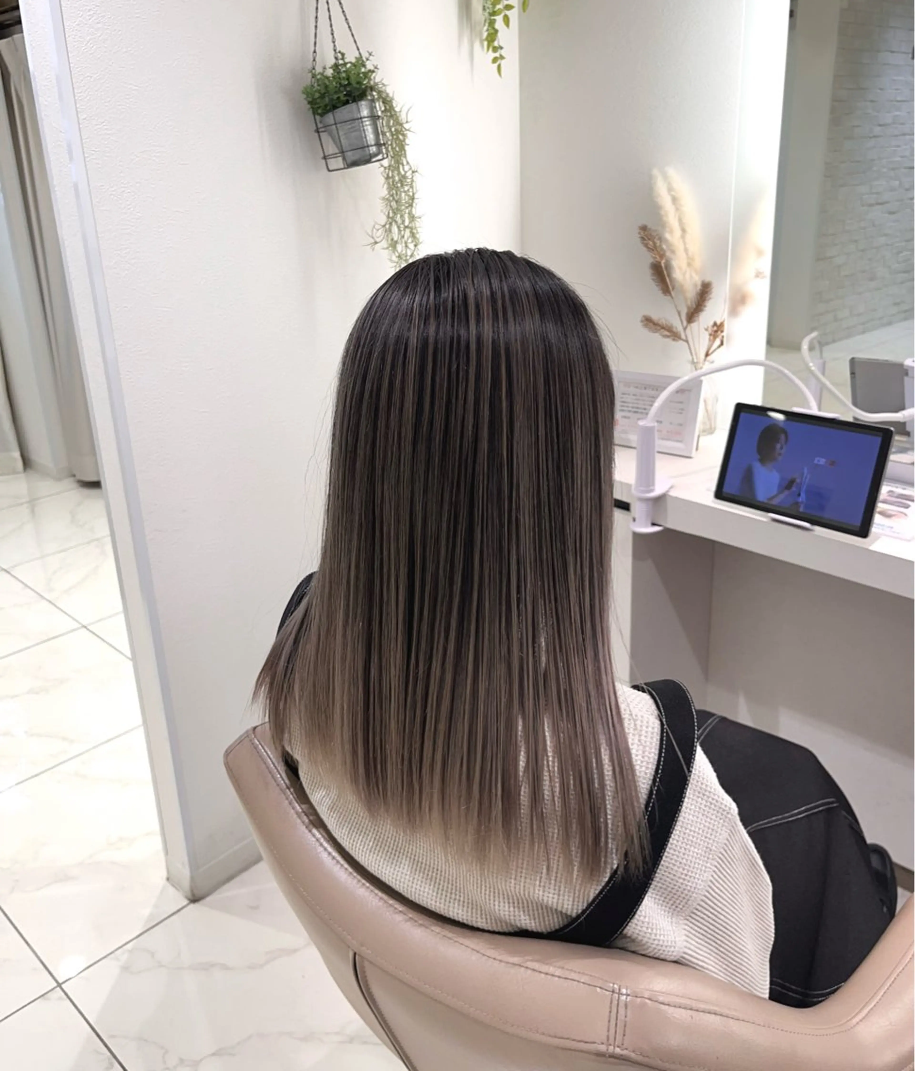 カラー ブリーチ グレージュ ヘアカラー トリートメント 大宮/バレイヤージュ 髪質改善/澤田隆誠のヘアスタイル