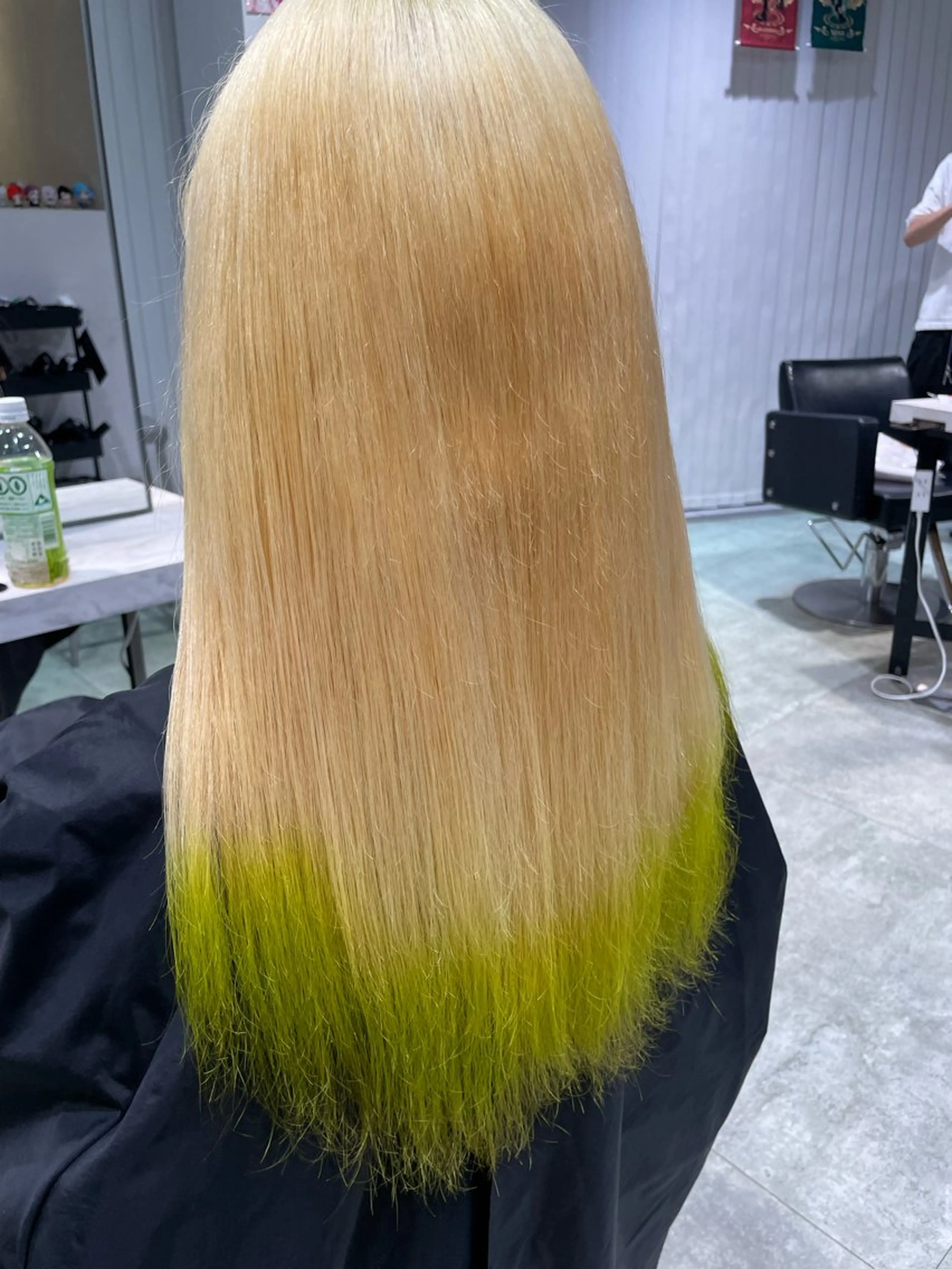 ミディアム カラー ブリーチ 抜きっぱなしブロンド ハイトーンカラー インナーカラー 推し ブリーチ  髪質改善のヘアスタイル