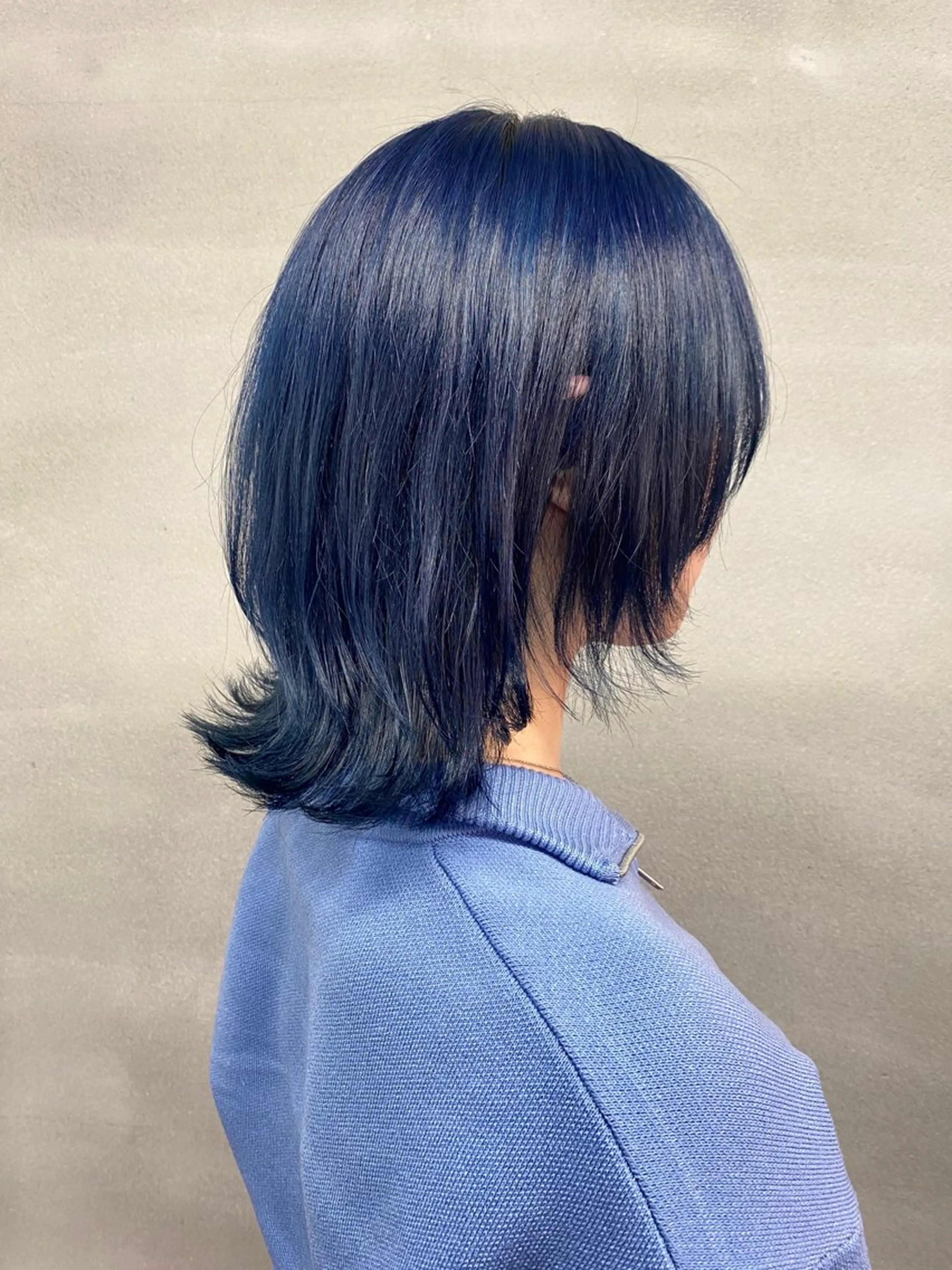 ミディアム カラー ミディアムレイヤー 黒髪 ブリーチ ブルーカラー ブルーブラック ヘアカラー トリートメント 柏 デザインカラー/ レイヤー🐣シオリのヘアスタイル