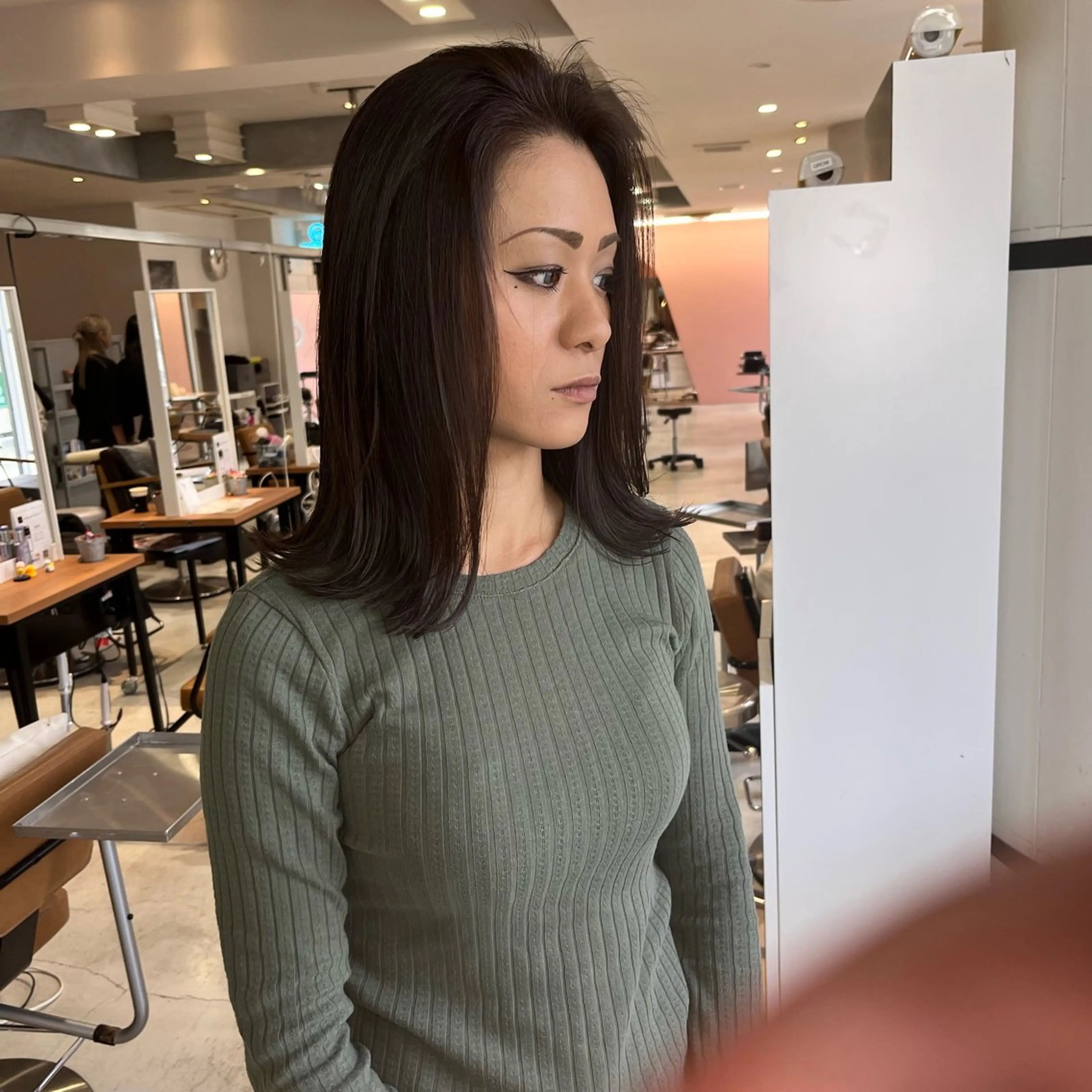 ミディアム カラー ベージュカラー ブリーチ ケアブリーチ デザインカラー ダブルカラー カット ヘアカラー トリートメント nameless髪質 改善ブリーチ心斎橋のヘアスタイル