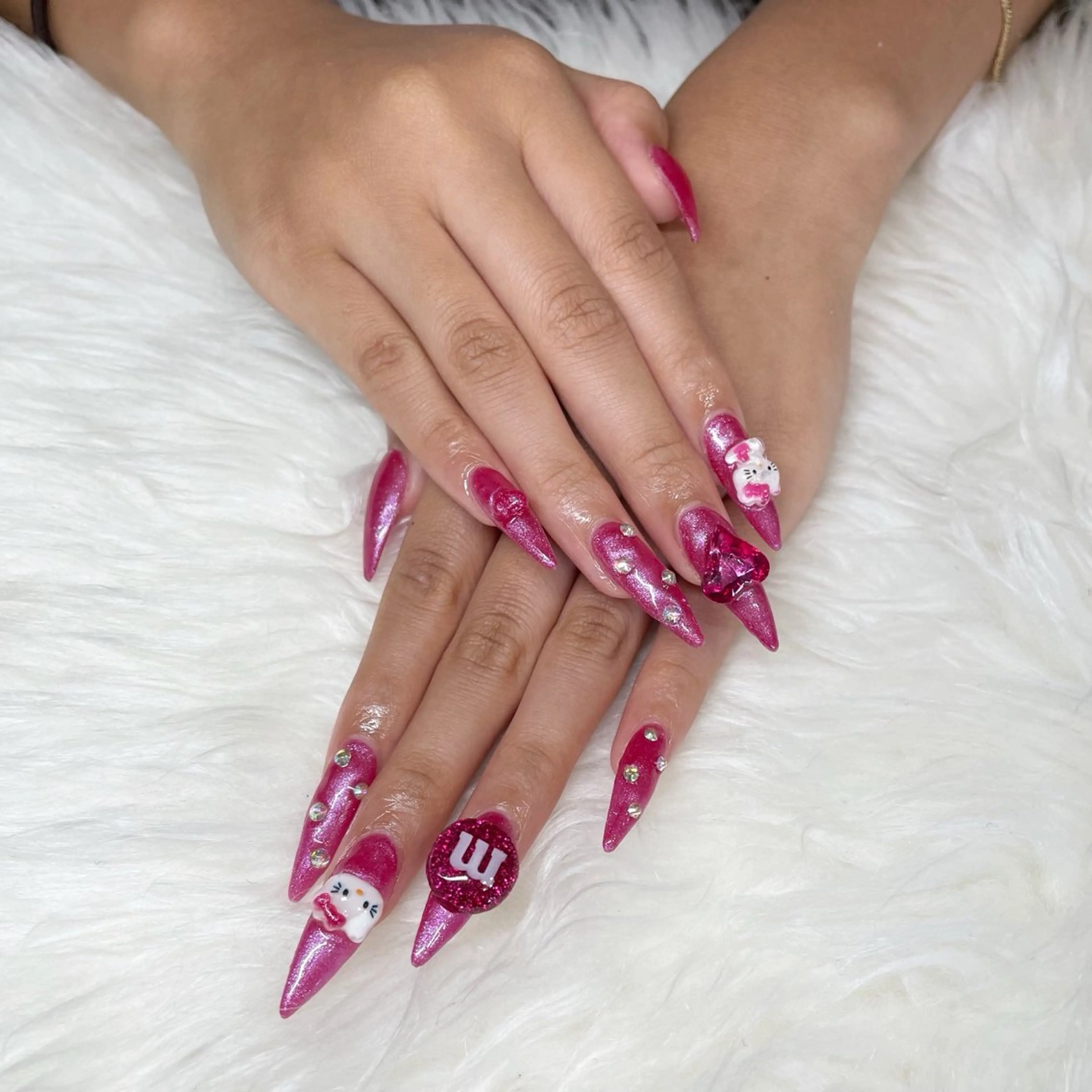 ロング see love gritterのネイルデザイン