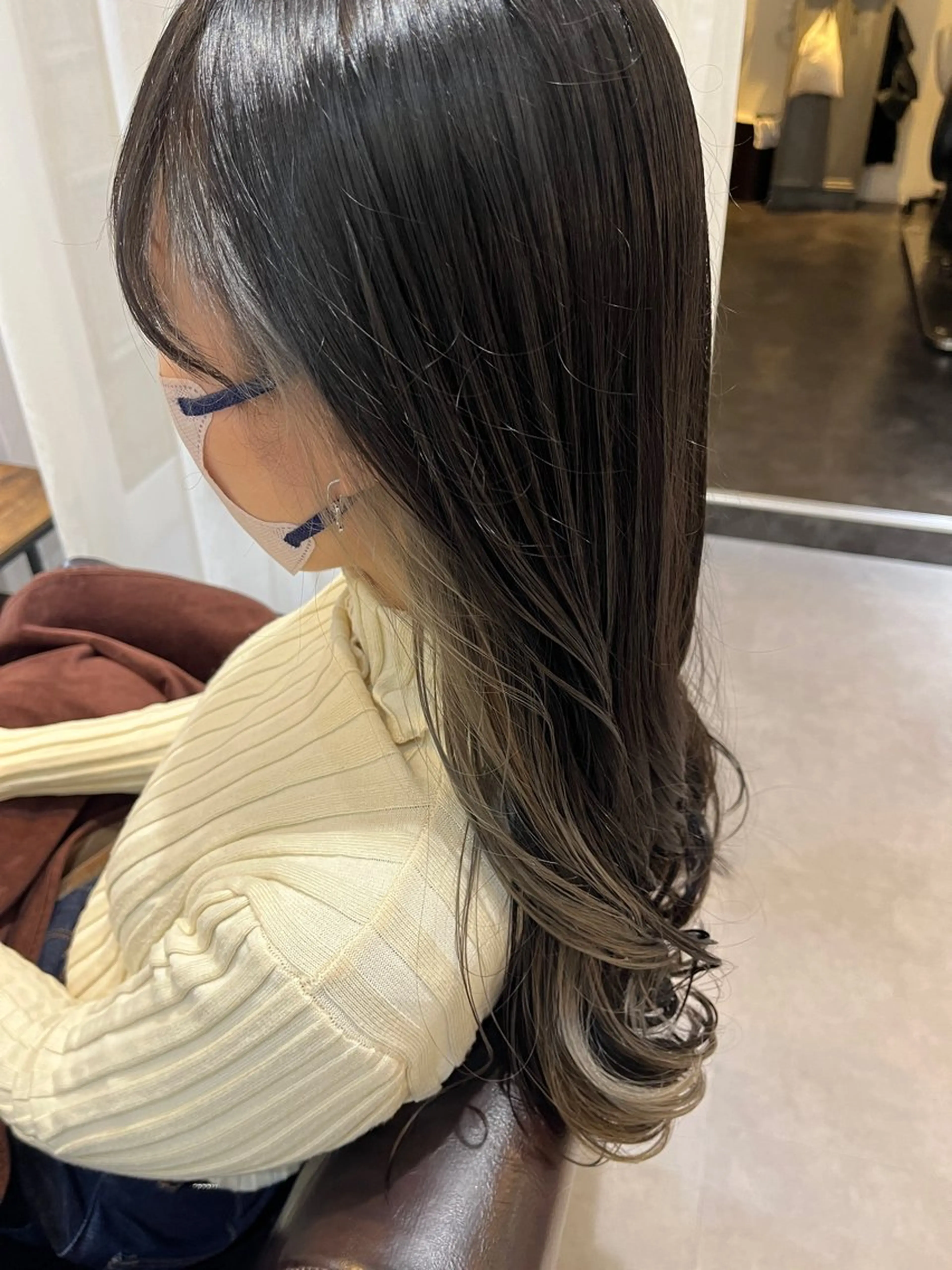 ロング カラー グレージュ インナーカラー ヘアカラー トリートメント ツヤカラー🫧Sae ネイルモデル募集中のヘアスタイル