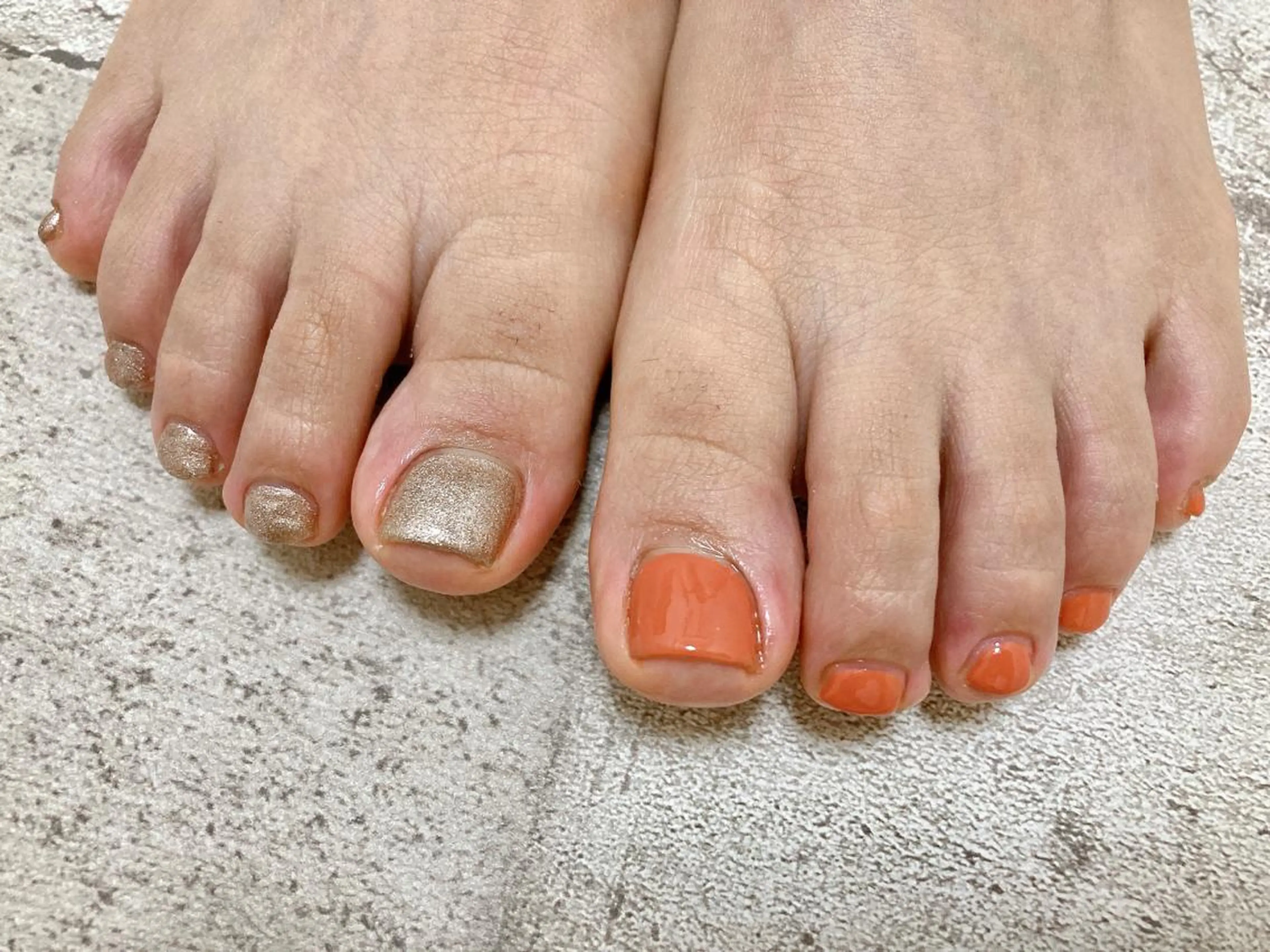 ネイル フットネイル ワンカラーネイル フットネイル mogunail &blowのネイルデザイン