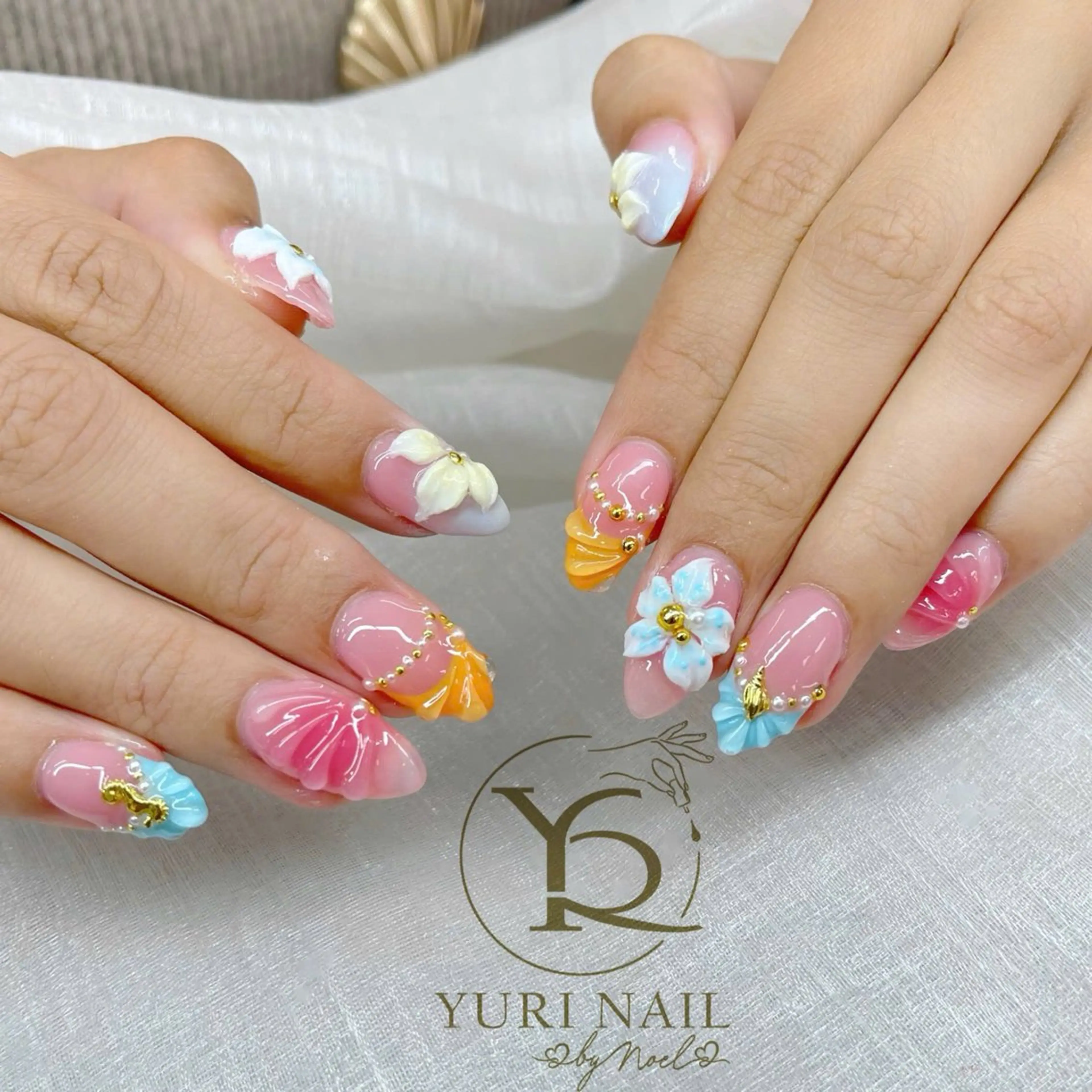 ネイル チークネイル フットネイル フレンチネイル グラデーション キラキラネイル ハンドネイル フットネイル ハンドケア YURI Nail Funabashiのネイルデザイン