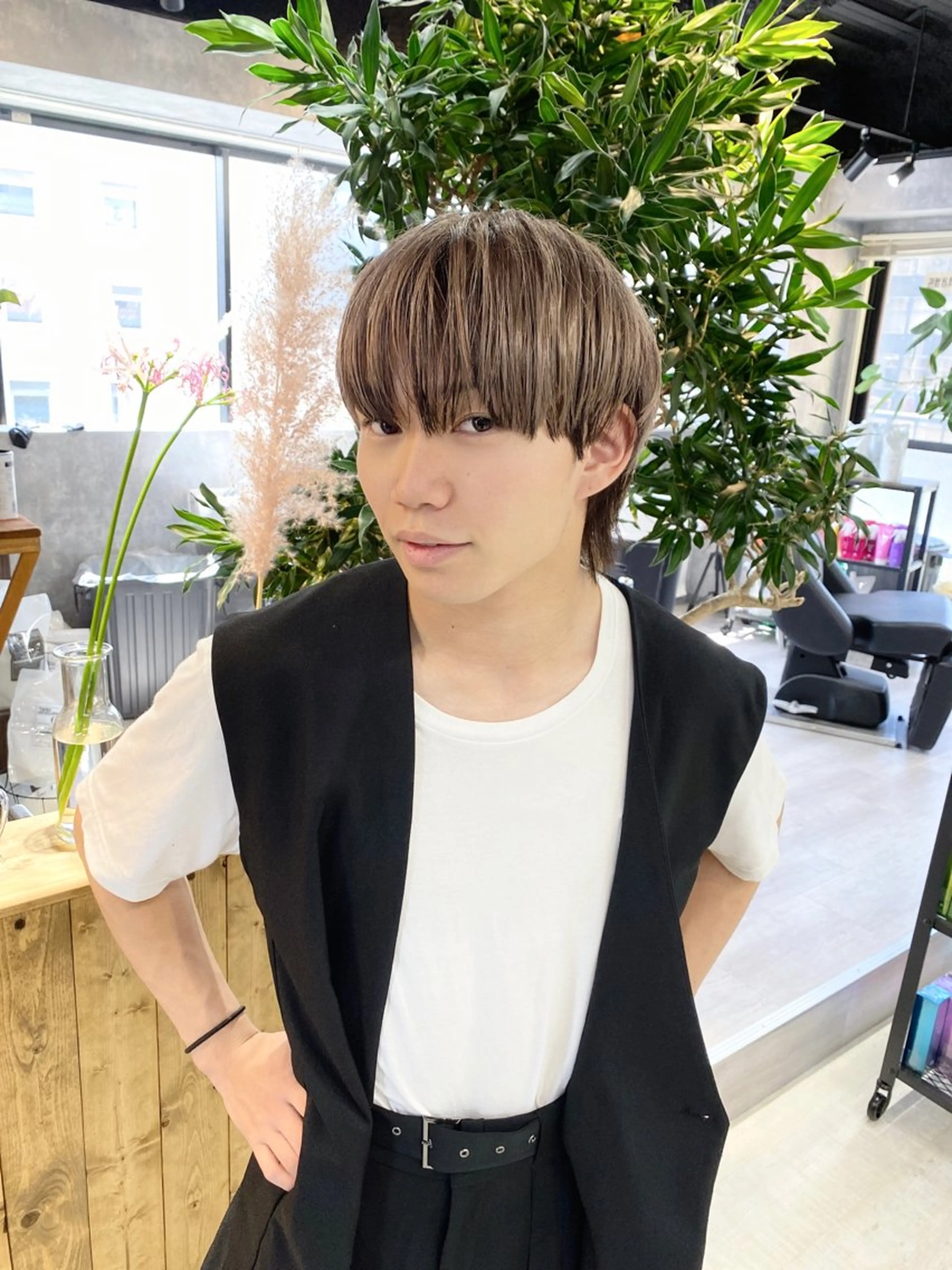 ショート メンズ メンズバレイヤージュ メンズブリーチ メンズインナーカラー メンズ韓国風 アッシュ カット ヘアカラー トリートメント ヘアセット 【.ico】心斎橋/ ウルフ/飛田ゆうきのヘアスタイル