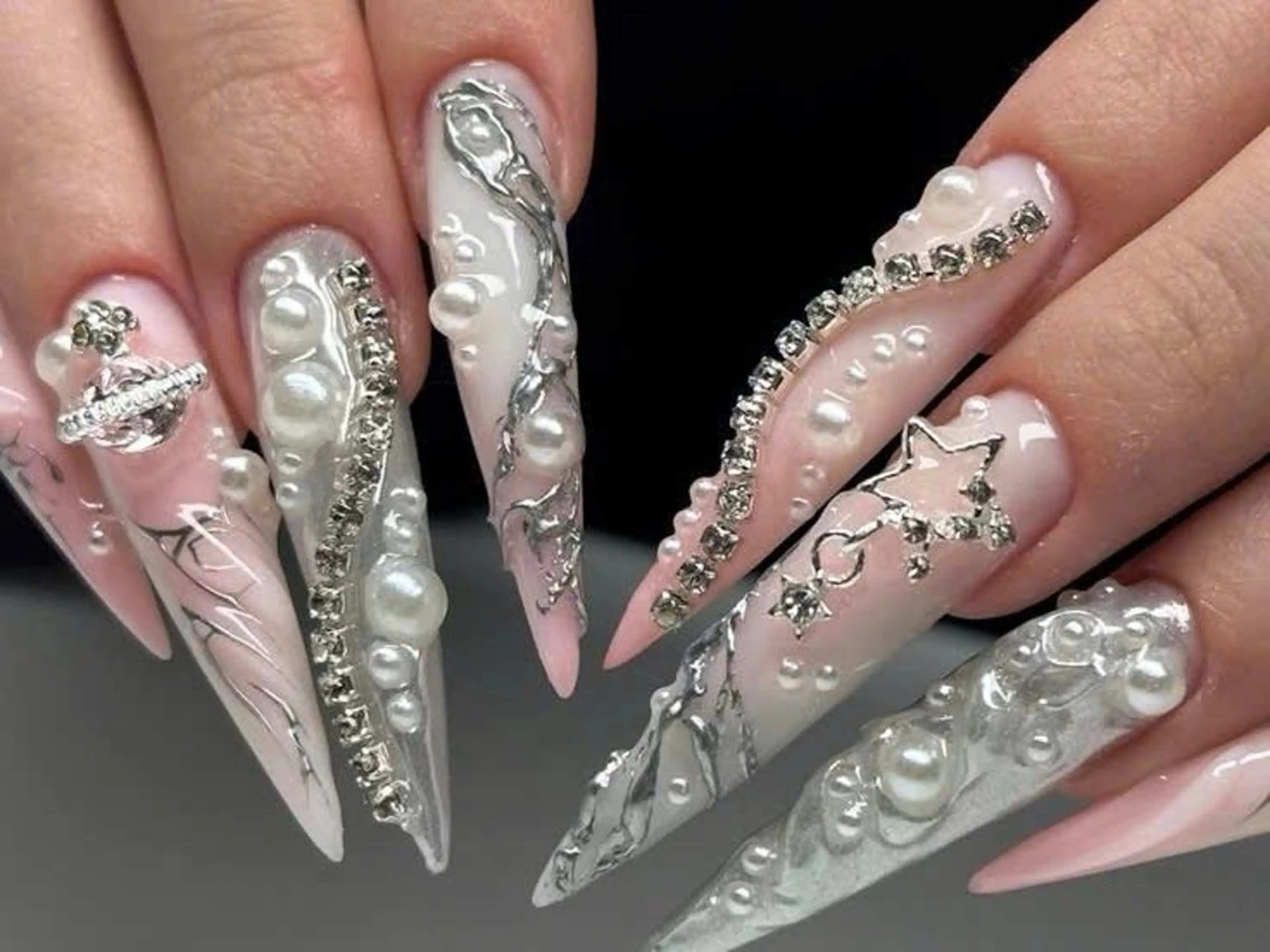 ネイル マグネットネイル ミラーネイル ニュアンスネイル シンプルネイル ハンドネイル ハンドケア 古賀 佳織のネイルデザイン