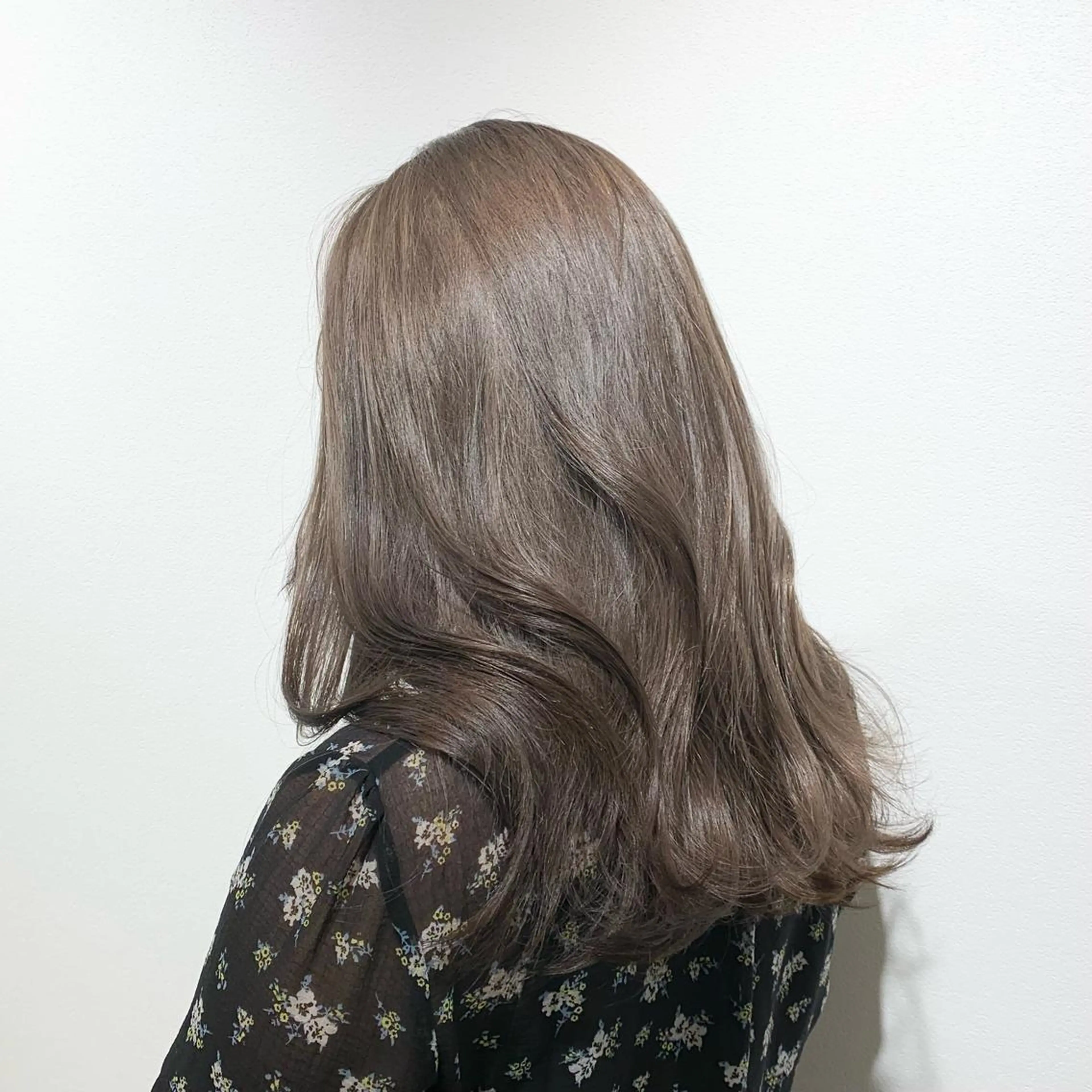 セミロング カラー ヘアアレンジ キヨミ 韓国レイヤーカットのヘアスタイル